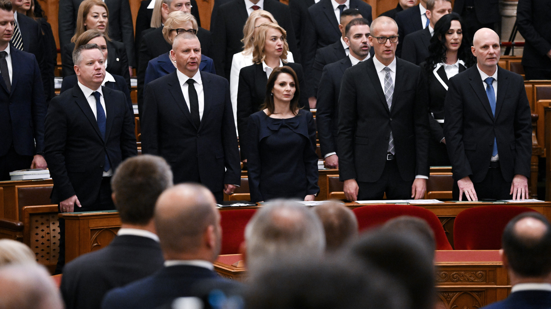 Kezdődik Lőrincz Viktória meghallgatása a vidékfejlesztési bizottságban