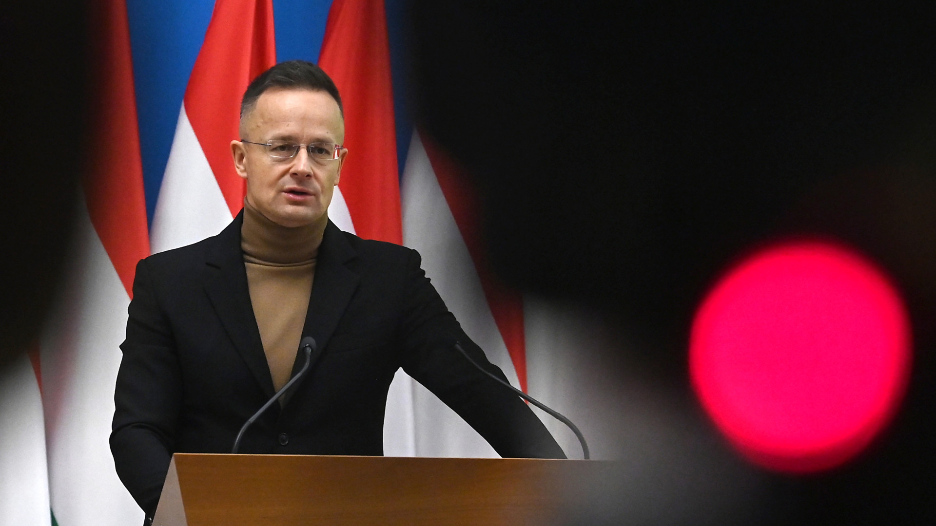 Óriási bejelentés Szijjártó Pétertől: igazi pénzügyi nagyágyú érkezik Magyarországra!