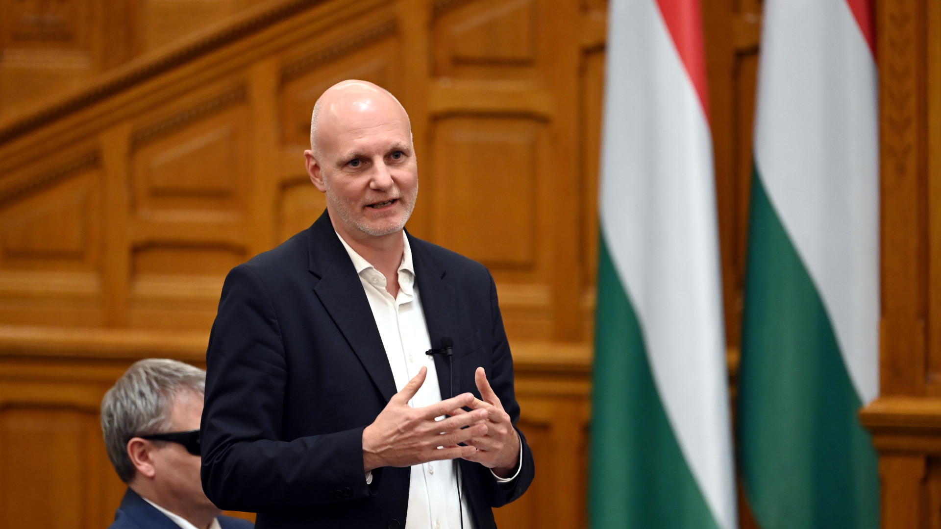 "A kitettség hatalmas" – 2040-ig szóló, 820–850 milliárdos űrszerződéseket vizsgál a kormány