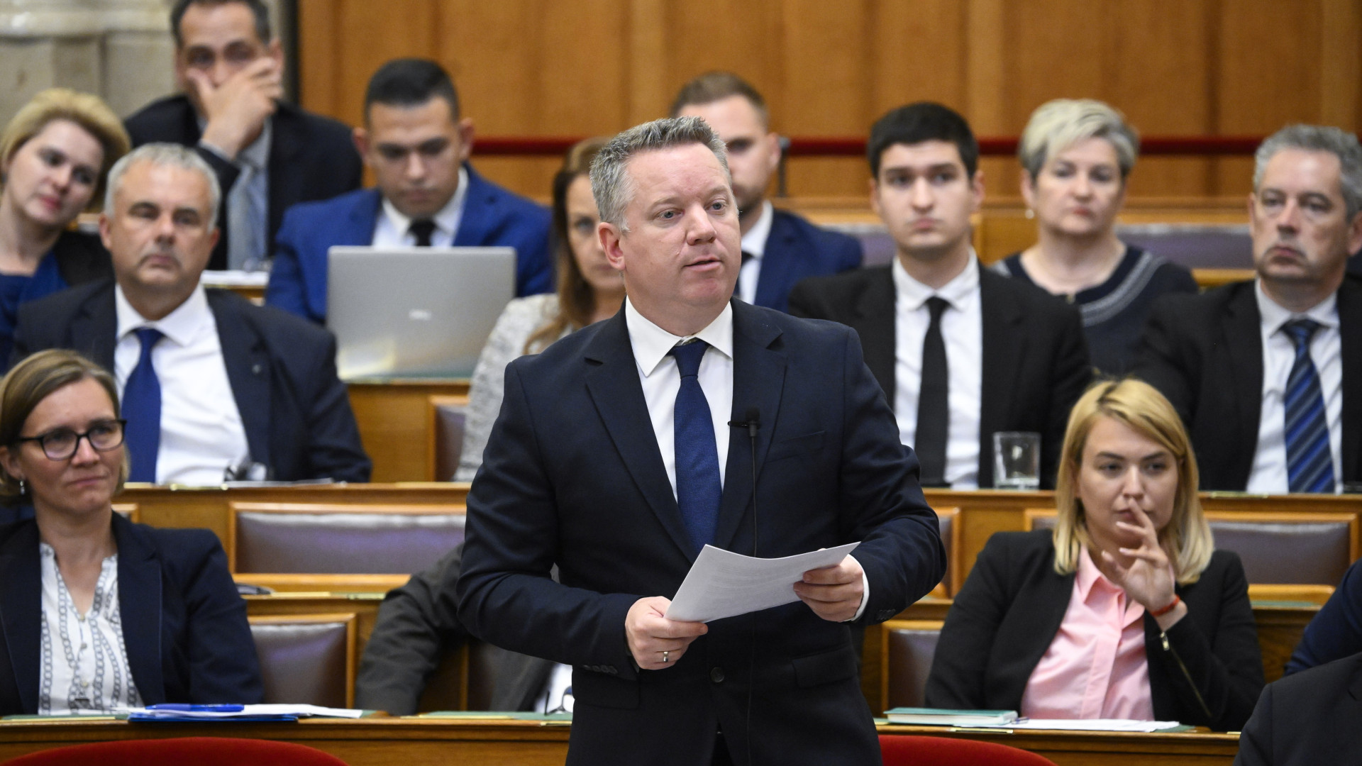 Teljessé vált az Alkotmányvédelmi Hivatal új vezetése: egyszerre három főigazgató-helyettest neveztek ki dandártábornokká