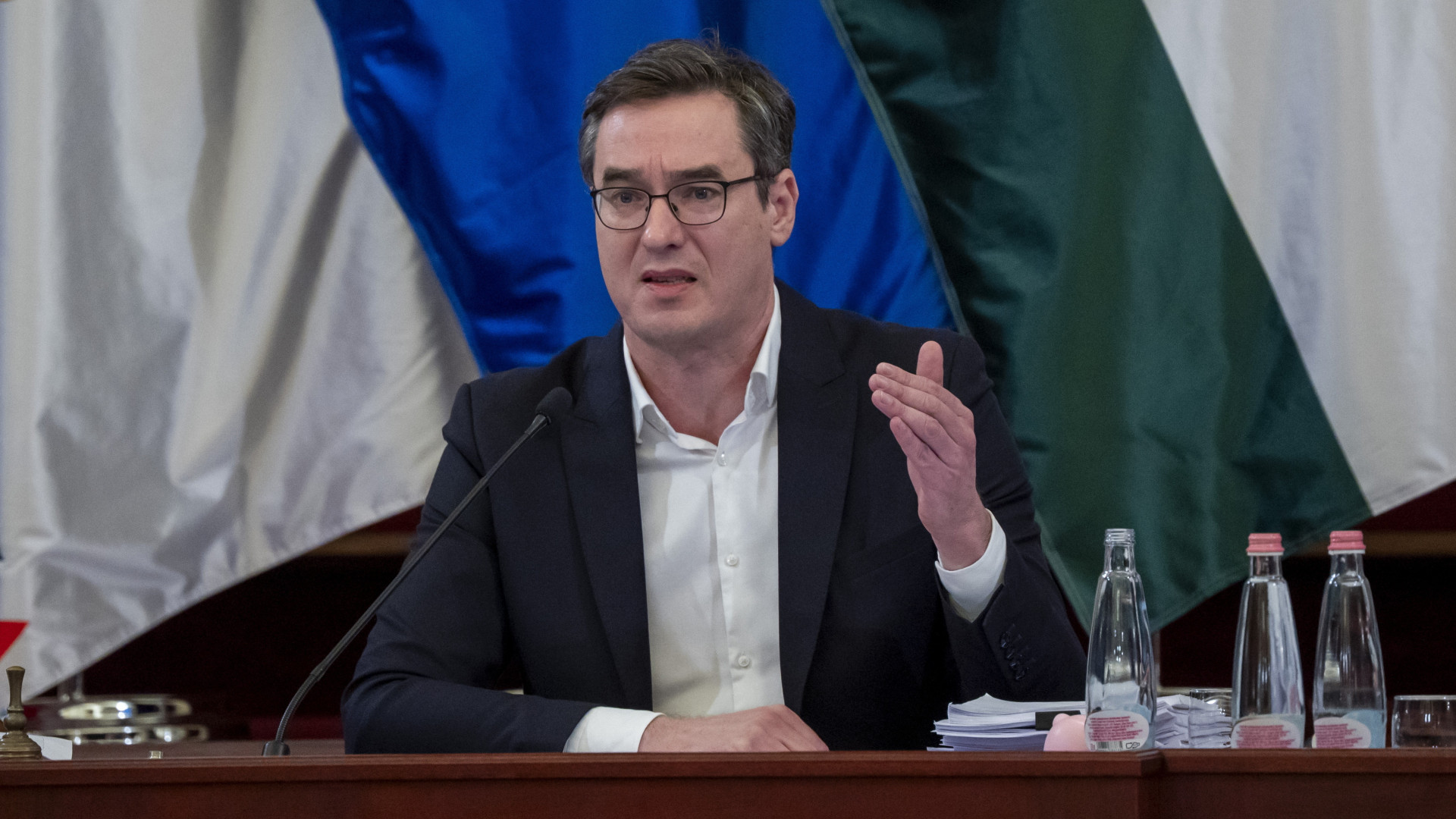 A kormány kezében Budapest sorsa, egyetlen nap van hátra a fizetésképtelenségig