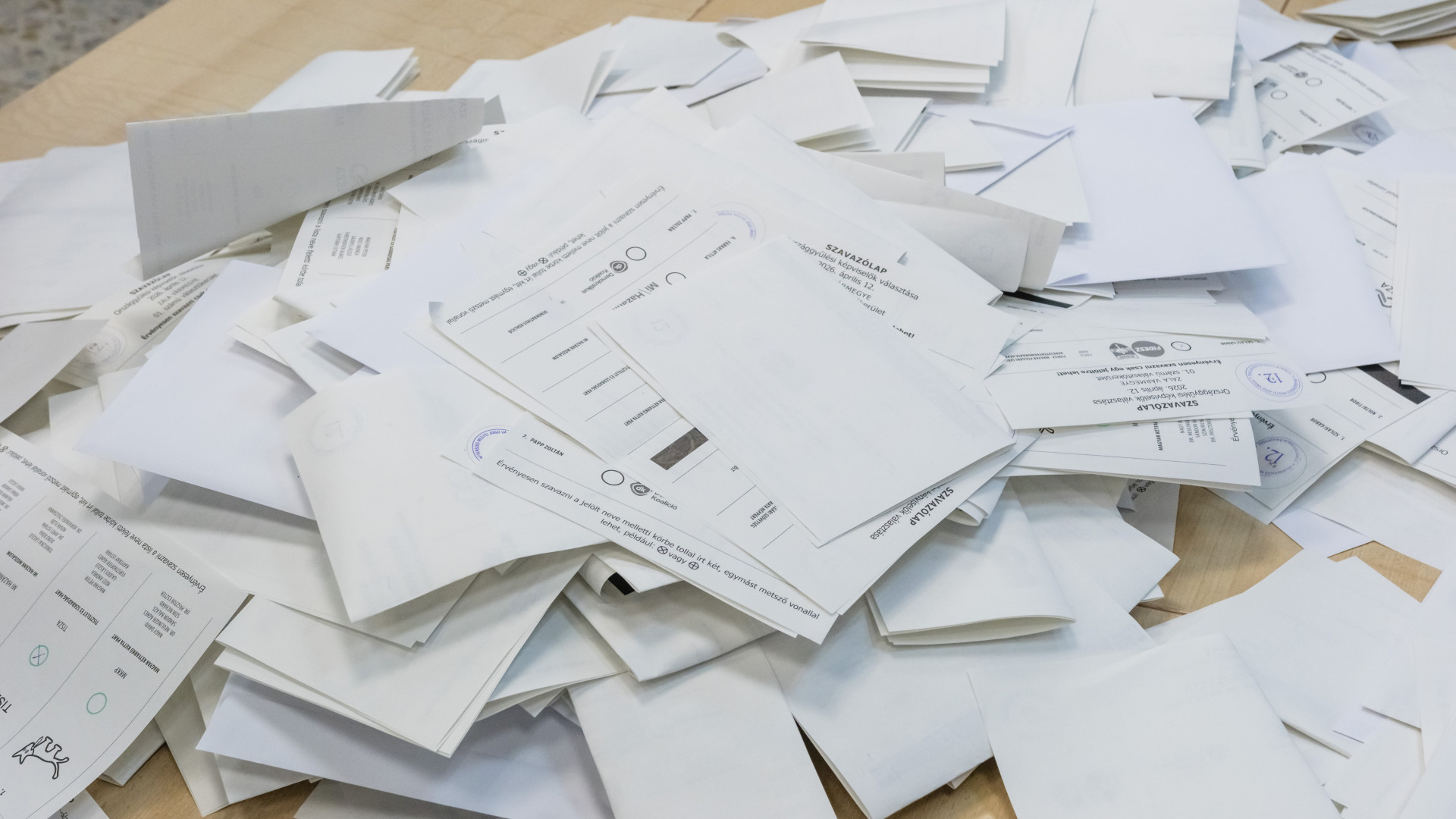 Újra kell számolni a szavazatokat az egyik kerületben