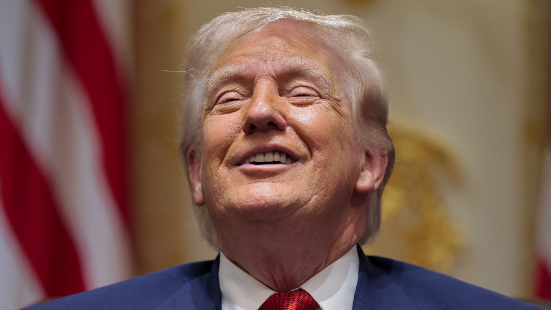 Valakik tényleg előre ismerik Trump nagy bejelentéseit és vagyonokat keresnek vele?