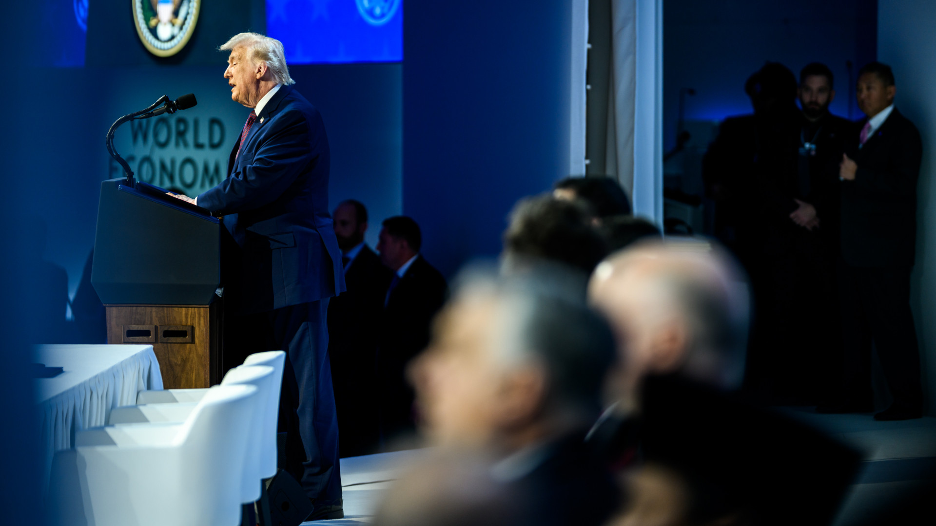 Lélegzet-visszafojtva figyeljük, mit lép Trump a világgazdaság negyedét behúzó lépésre