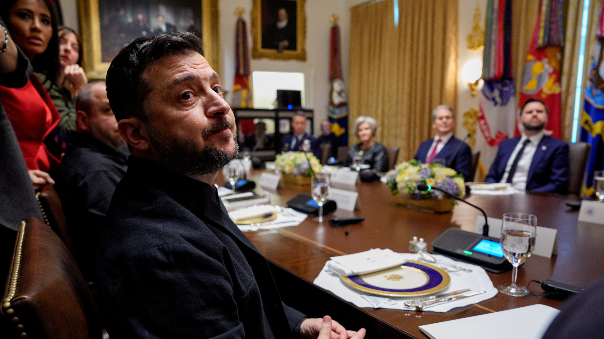 Kiszivárgott: súlyos döntés előtt Zelenszkij, csupán pár napot adott neki Trump – Forrás: Portfolio.hu