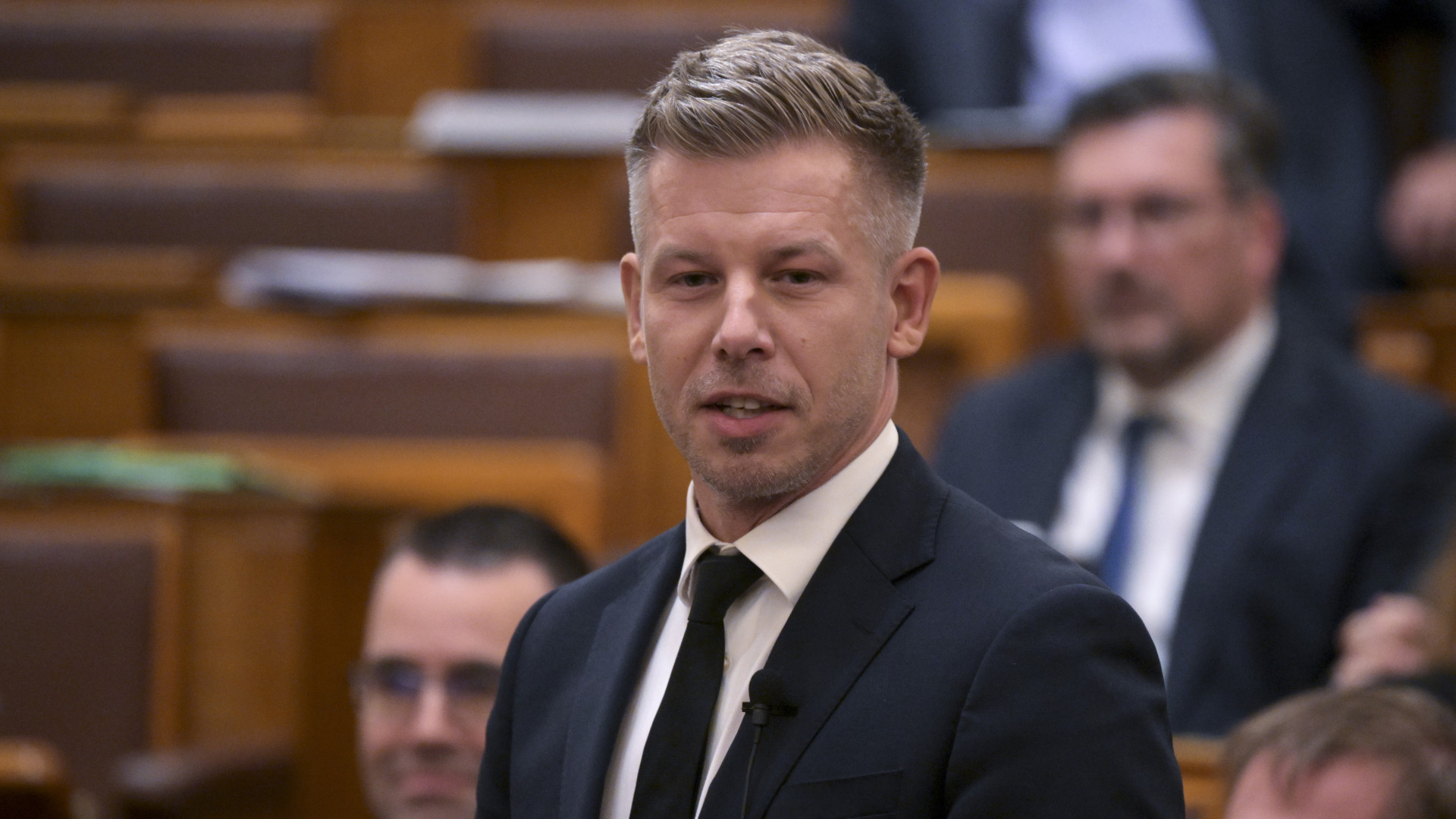 Döntött a kormány: 2027-ben emelkedik a nagy cégek társasági adója