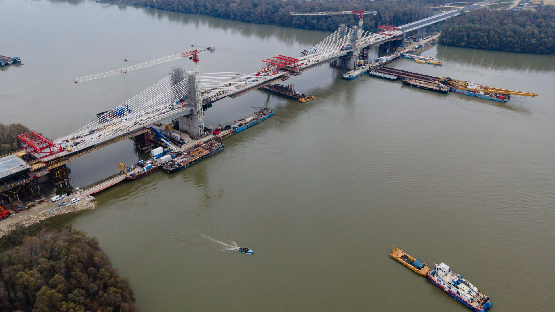 Épül az új Duna-híd