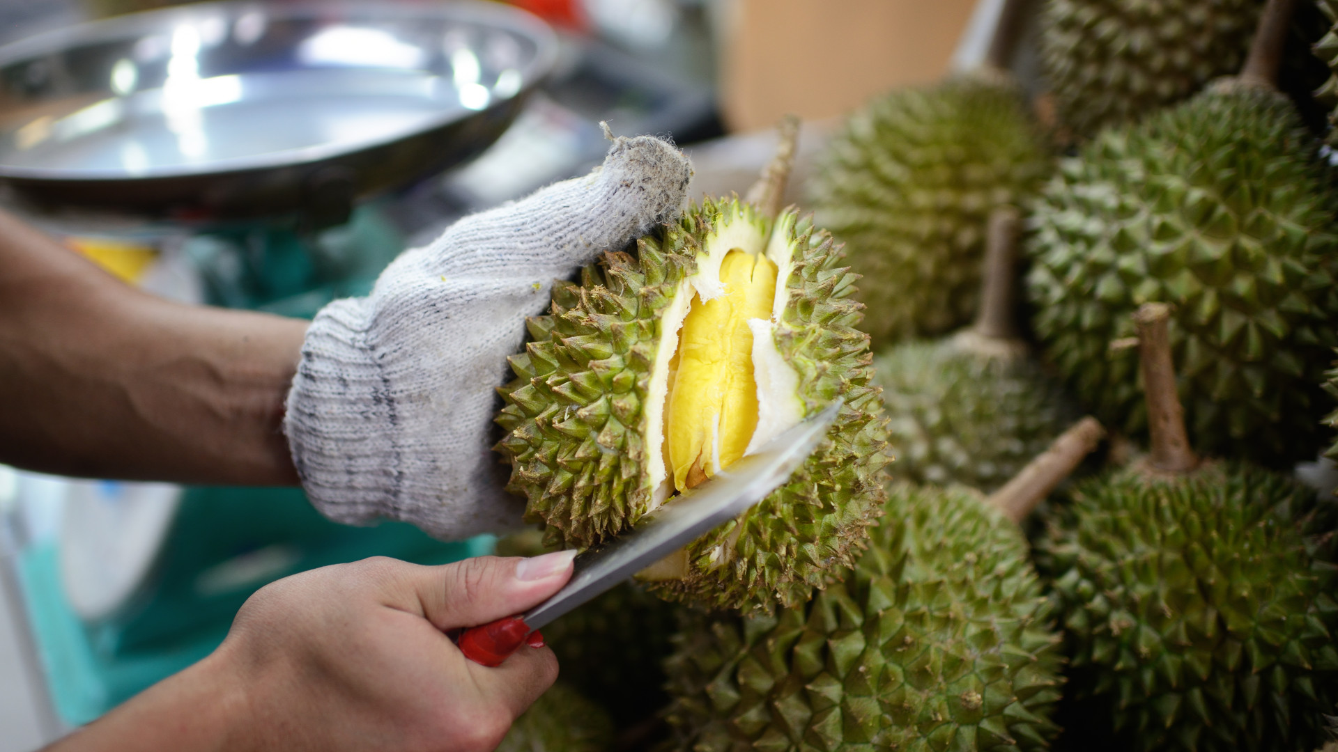 Itt a világ legbüdösebb gyümölcse, a kínaiak imádják