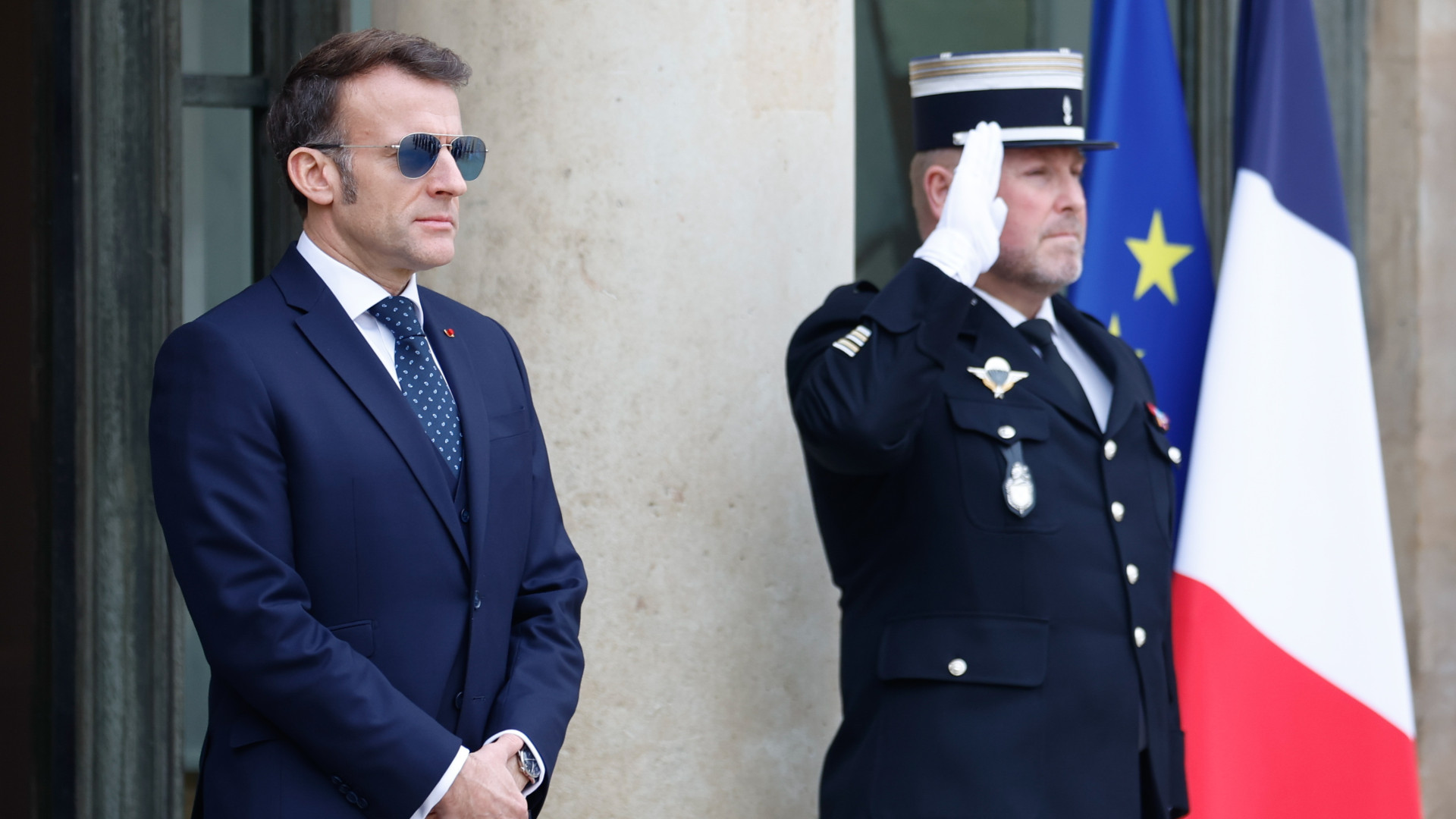 Döbbenetes lejáratókampányt csináltak a sötét botrányból Európa erős embere ellen,  de lefülelték őket