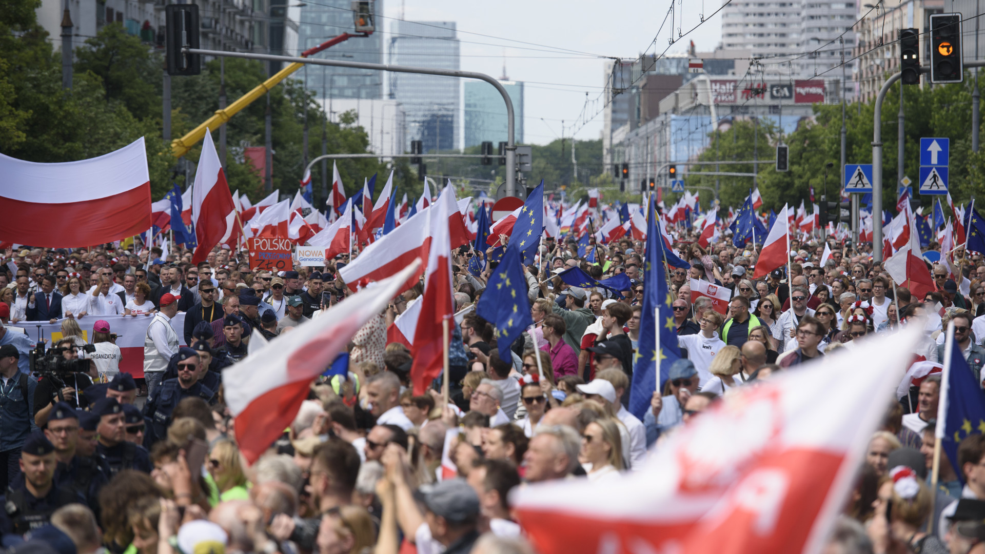 Elhagyhatja az EU-t az egyik legerősebb NATO-tagállam? – Elfajult a vita, több tíz milliárd euró sorsa forog kockán