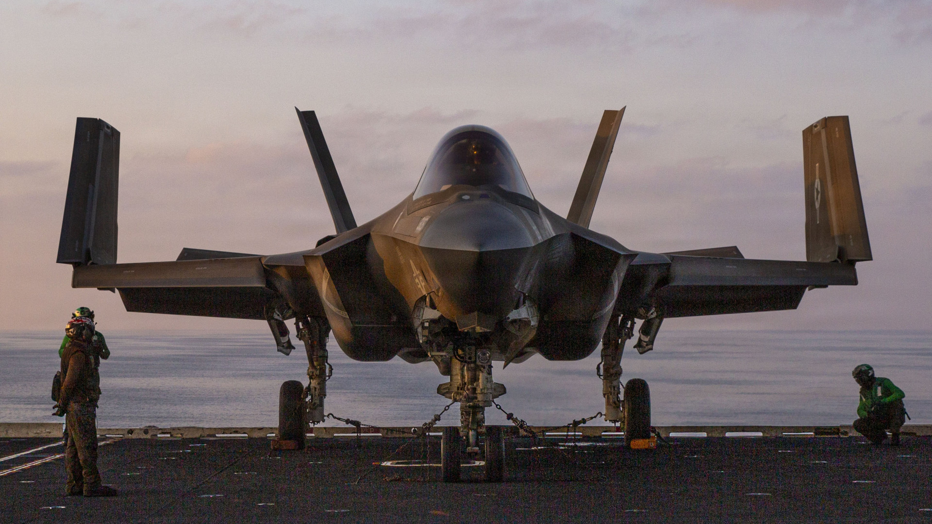 Olyat lépett az Egyesült Államok, amire kevesen számítottak: pusztító fegyverrel szerelik fel a láthatatlan vadászgépeket