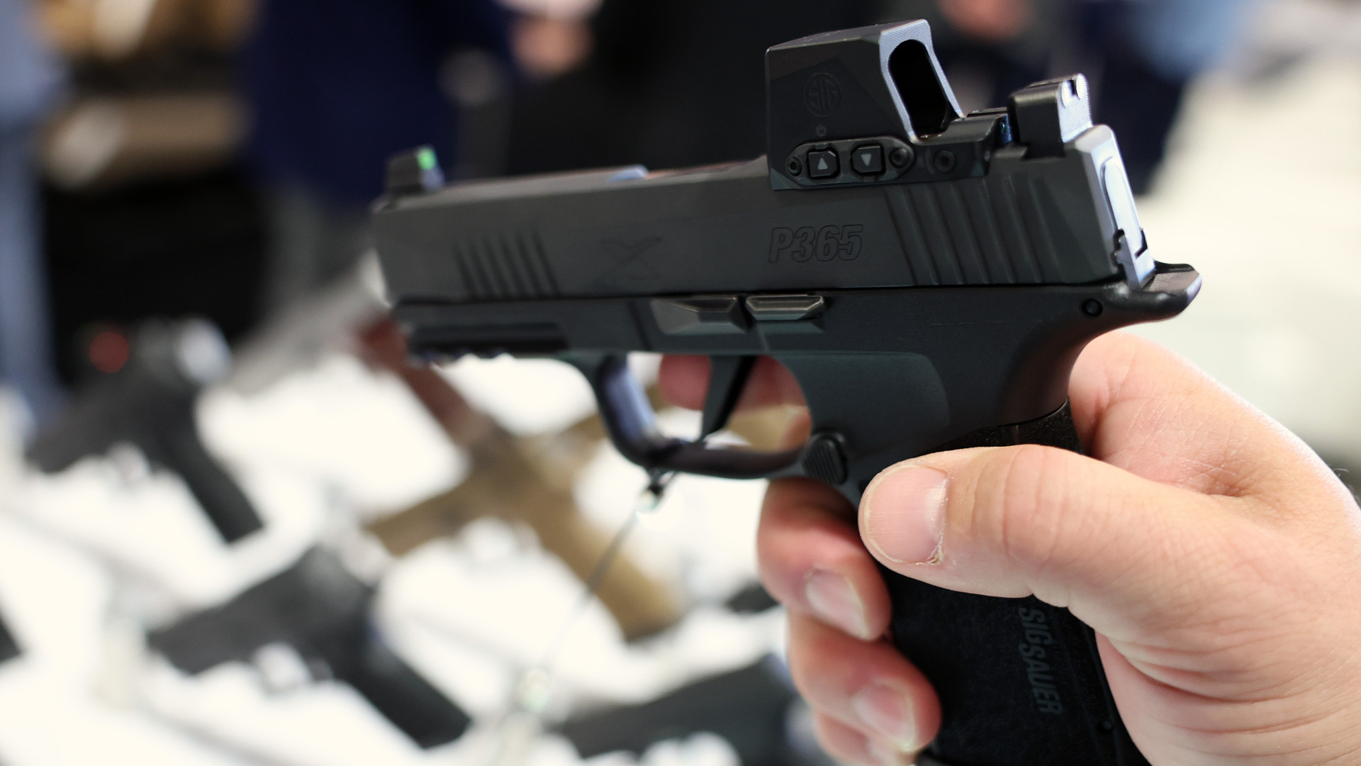 Az Egyesült Államok váratlanul leállította a lőfegyverek exportját