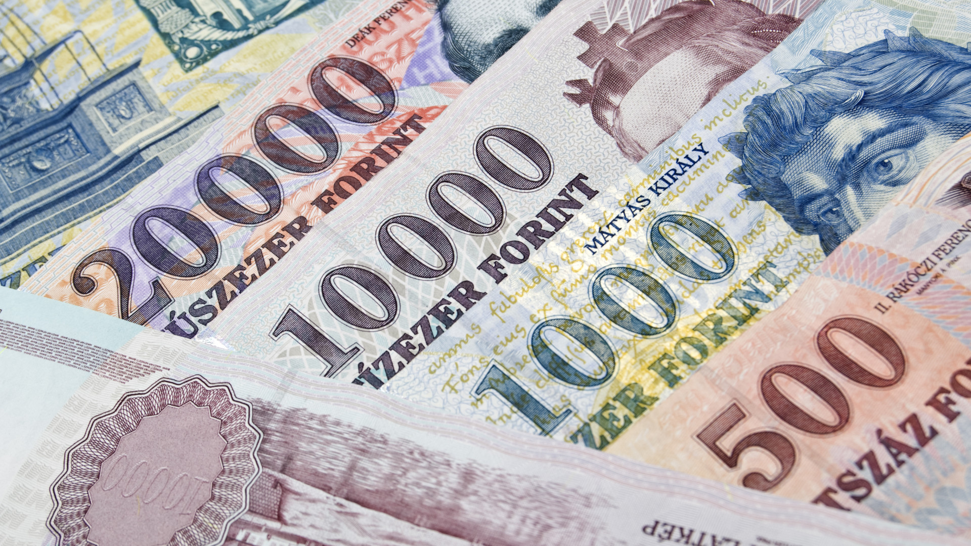 Lecsapott a NAV - Több százmilliós SZÉP-kártyás csalás buktattak le