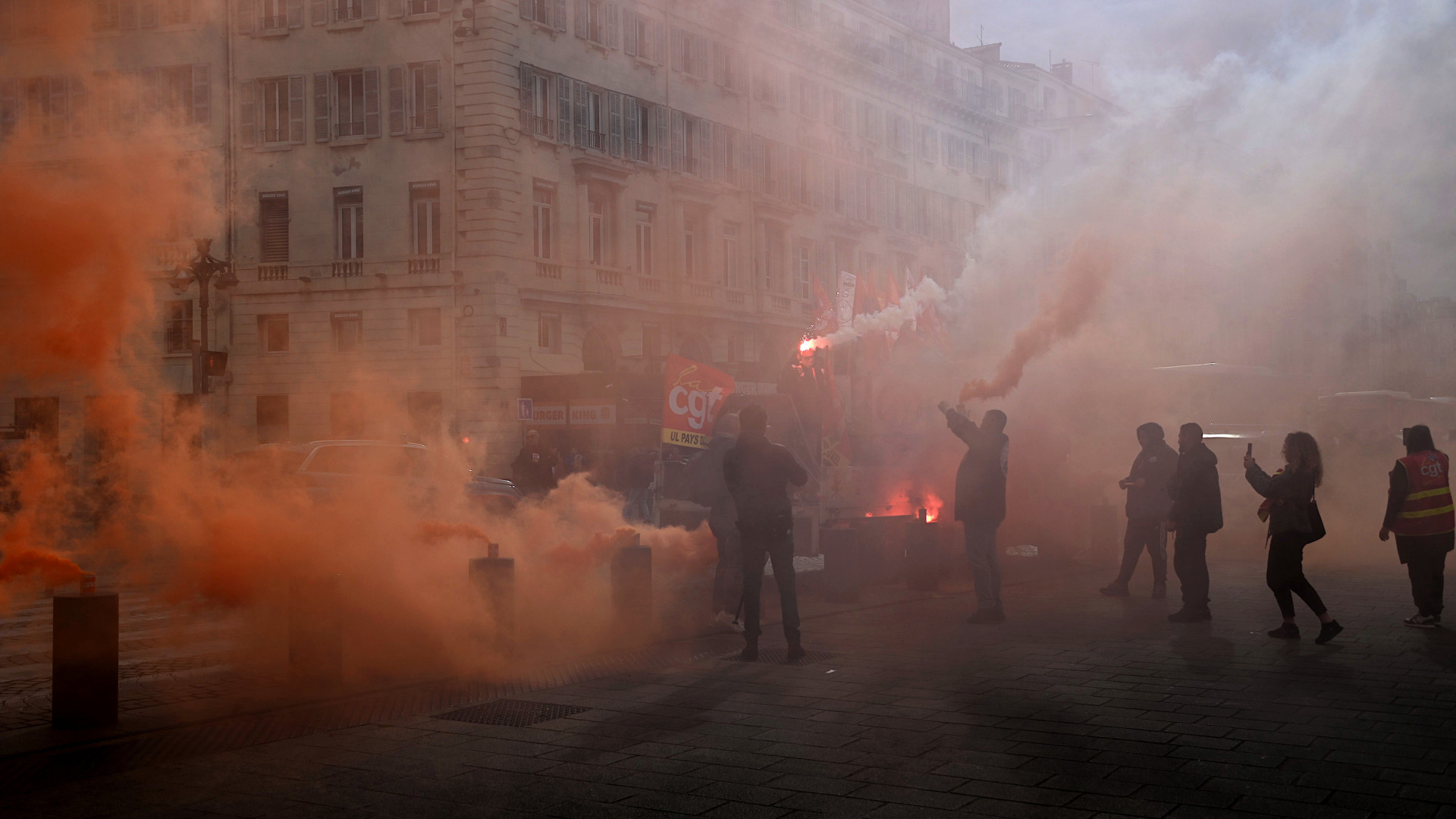 Csengettek a demokráciának a nyugati világban? – Aggasztó eredményekre jutottak a kutatók