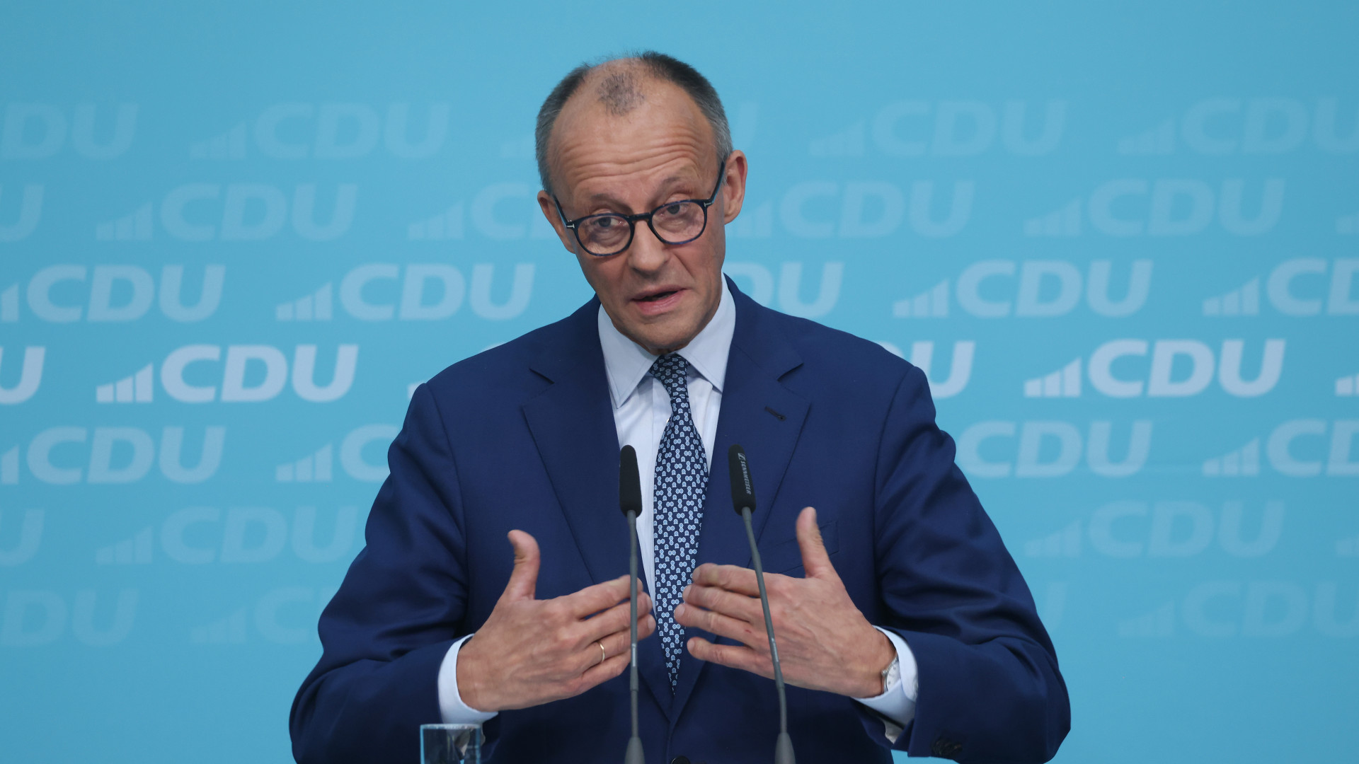 Súlyos üzenetet küldött a német kancellár: „el akarnak pusztítani minket”