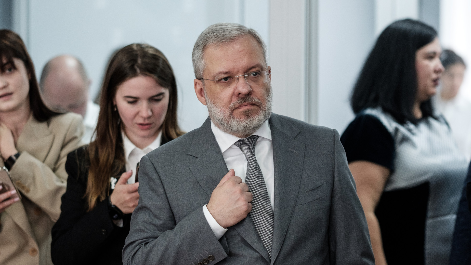 Az ukrán kormányt is elérte a súlyos korrupciós botrány: útilaput kötöttek a miniszter talpára