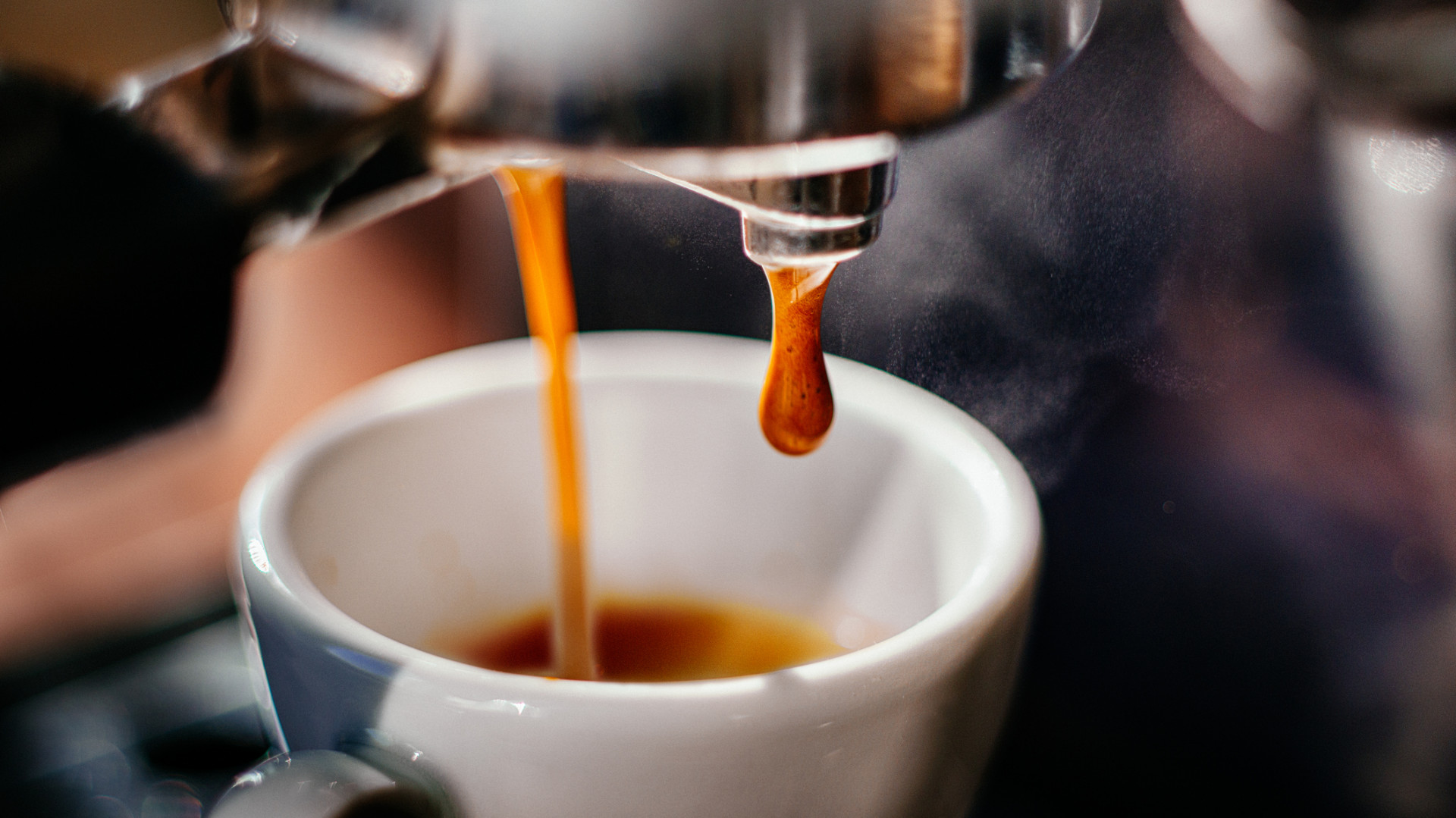 Fontos tudományos felfedezést tettek a koffeinről: lehet jobb, ha ekkor inkább kerüljük a kávét? – Forrás: Portfolio.hu