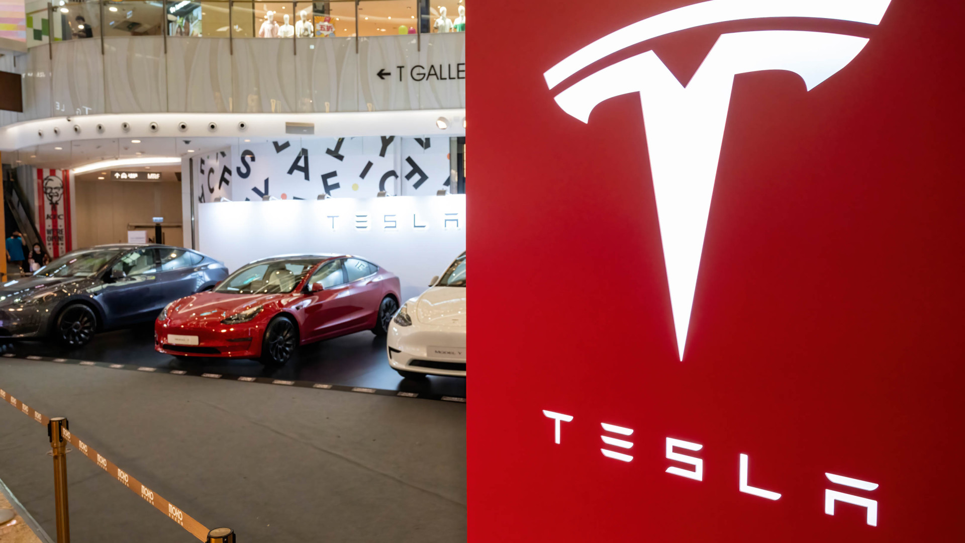 Ütik-verik a Teslát, jó lehetőségekből azonban így sincs hiány!