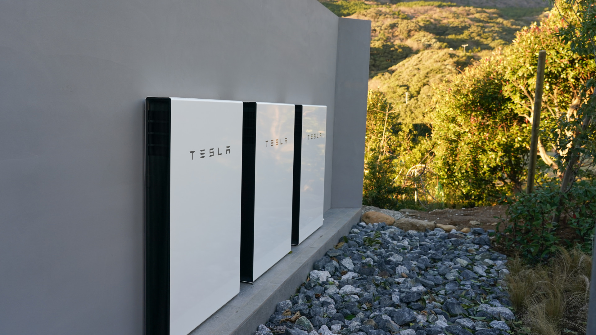 Elon Musk nem lassít: most a brit villamosenergia-piacot vette célba – Forrás: Portfolio.hu
