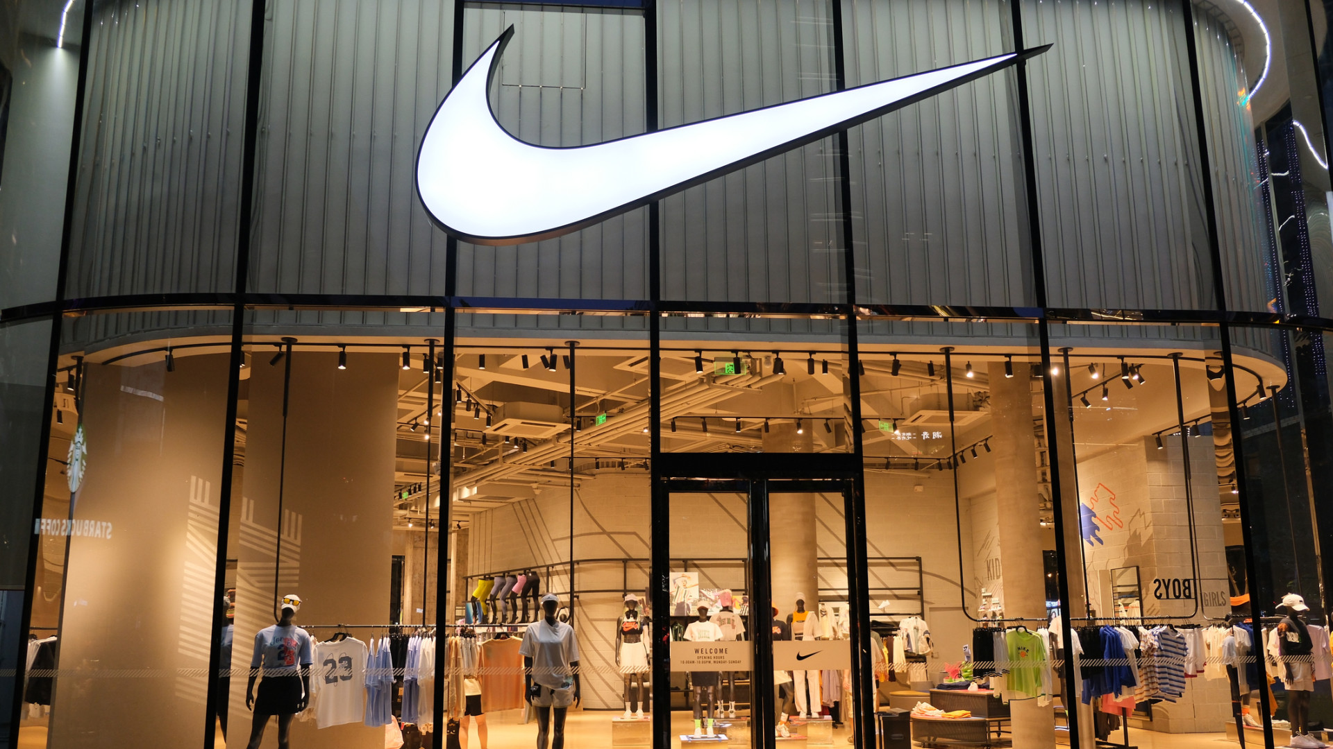 Lehet, hogy 1,4 terabájtnyi adatot loptak el a Nike sportszergyártótól