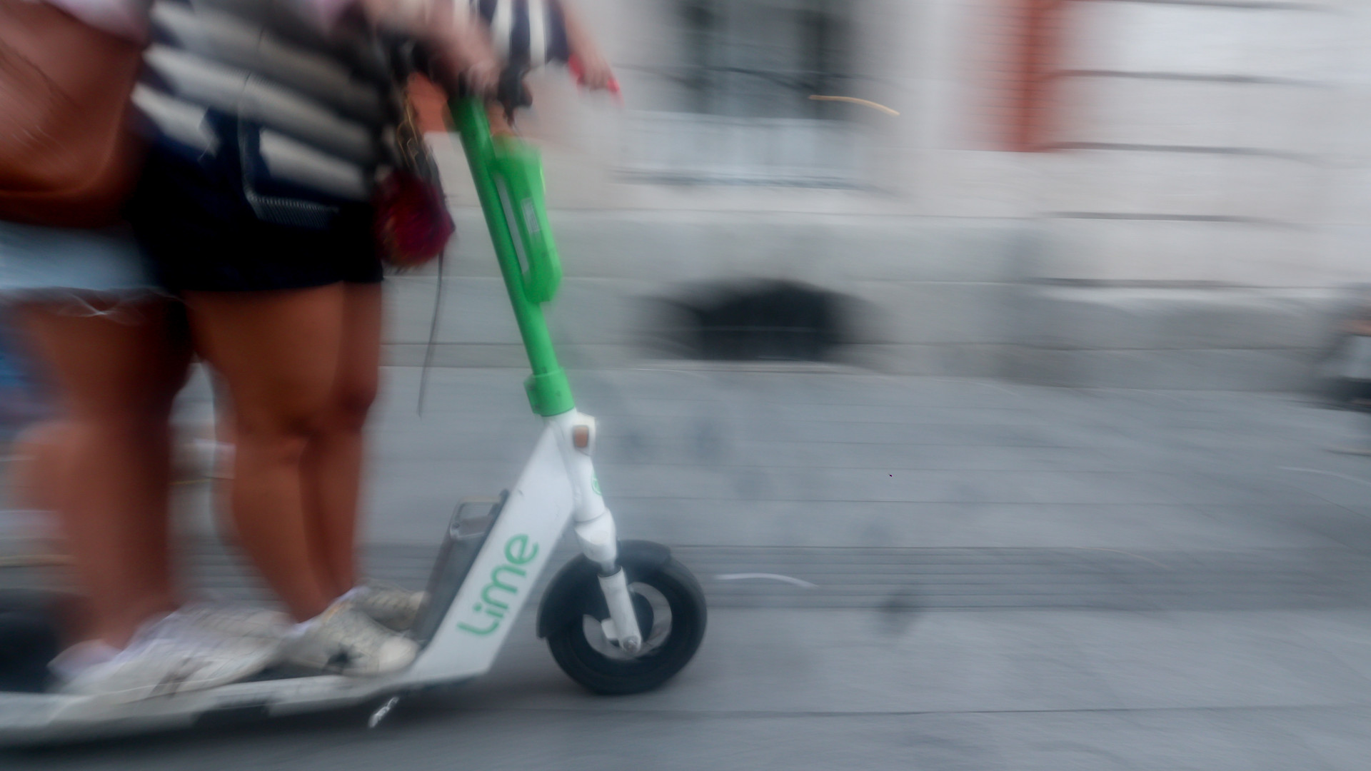 Sorra dőlnek az e-rolleres baleseti rekordok