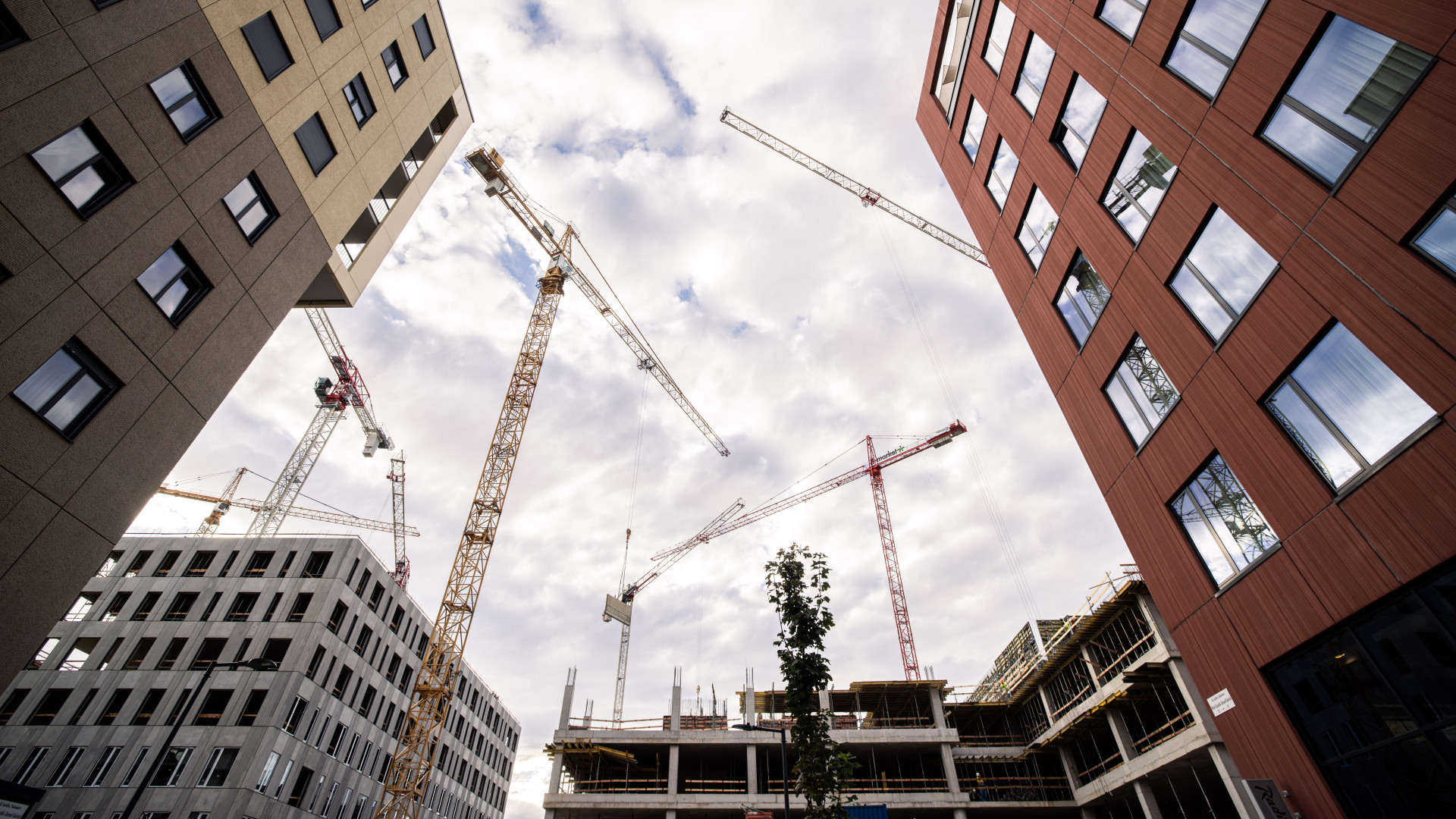 Tíz új otthon startos lakásprojekt kapott rendeleti kiemelést, a Népsziget gigalakóparkot kaphat a nyakába