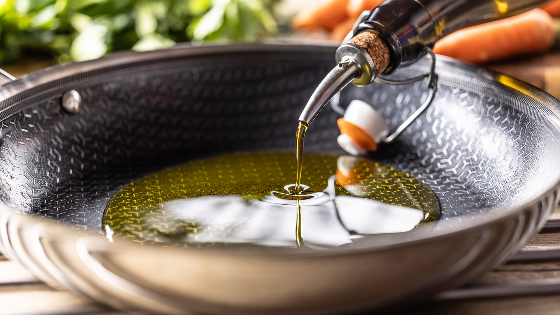 Közeledik egymáshoz a napraforgó- és az olivaolaj ára - Mi lesz, ha vége az árrésstopnak?