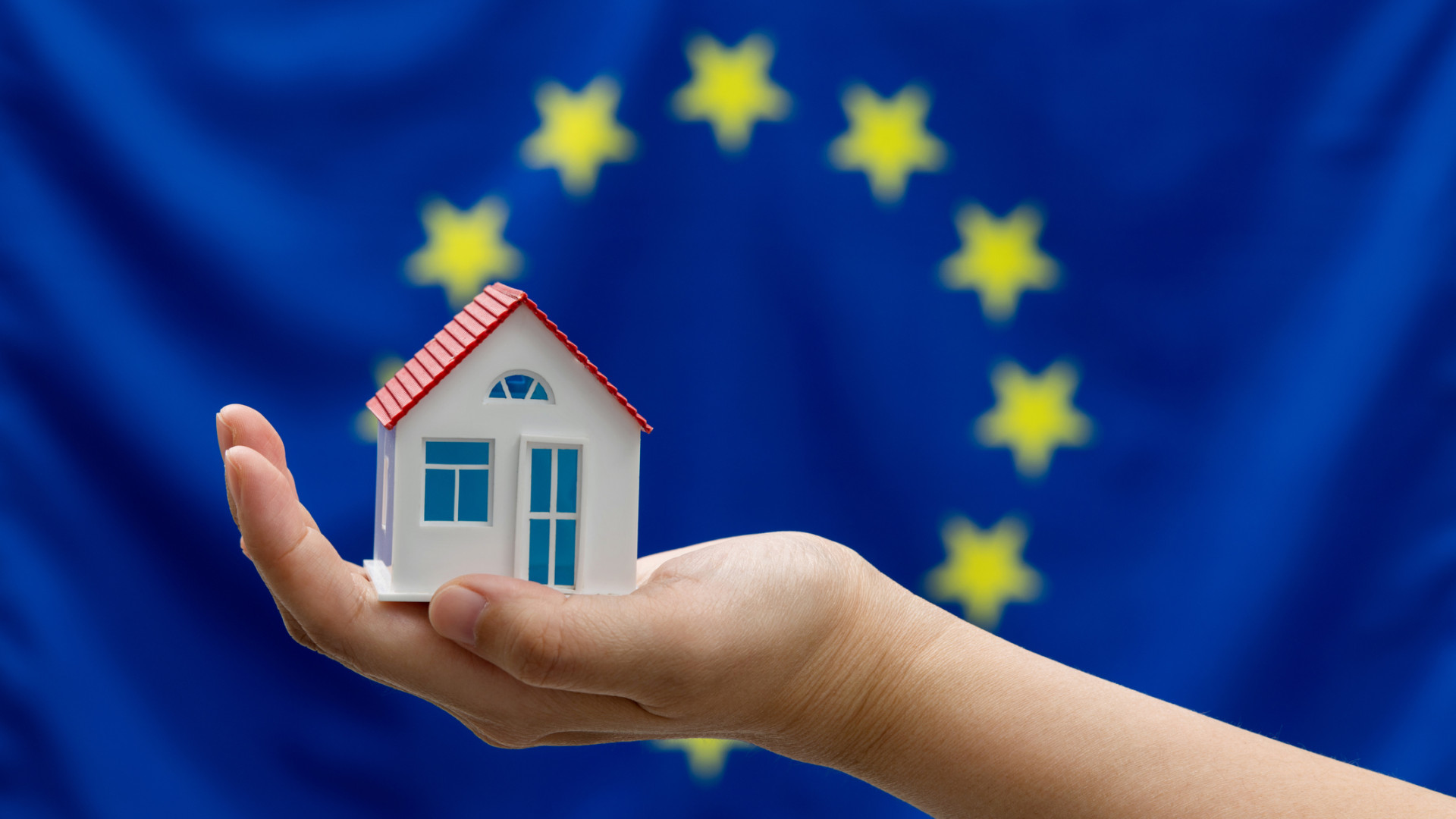 Új EU-s eszközök jöhetnek a lakhatási válság enyhítésére, fókuszban a beruházások és a rövid távú lakáskiadás