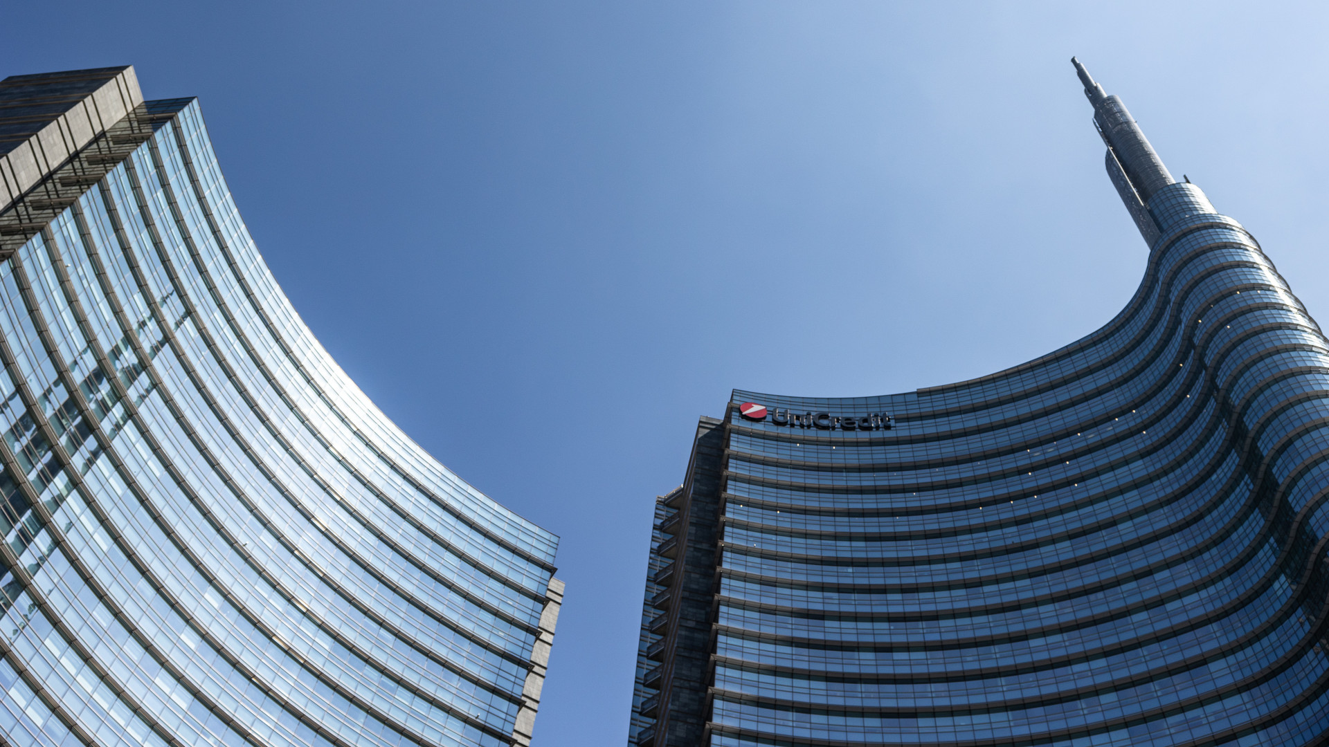 Újra nekifut az UniCredit: bejelentette, hogy ajánlatot tesz a Commerzbank részvényeire