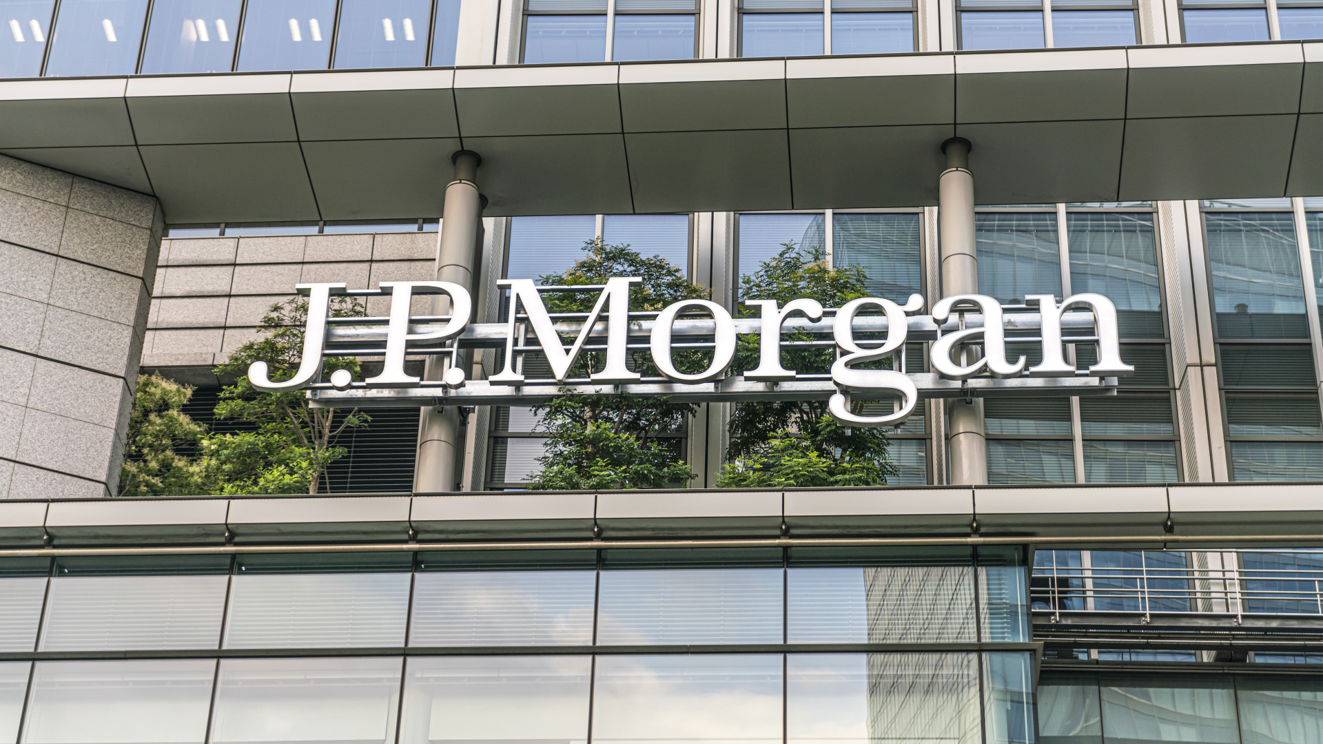 Meghódítaná Európát a legnagyobb amerikai bank - Egyből a legnehezebb terepen kezdi a terjeszkedést