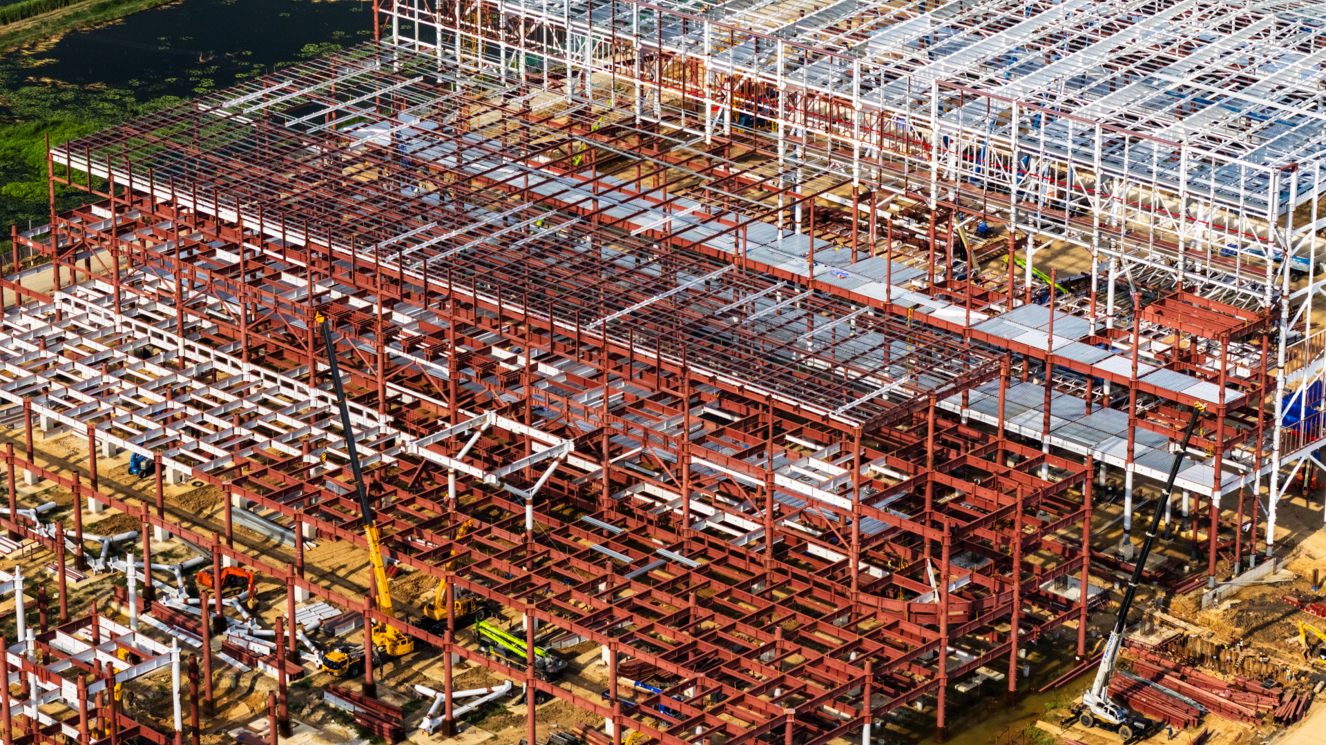 A csillogó tető alatt megrepedt az alap: miért süket az amerikai részvénypiac a jó hírekre?