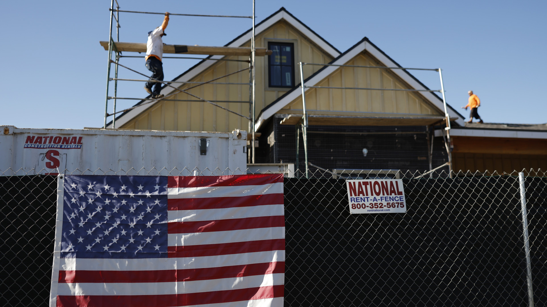 Fordulat az ingatlanpiacon: a fenyegető háború árnyékában tízből négy fejlesztő kénytelen engedni az árból