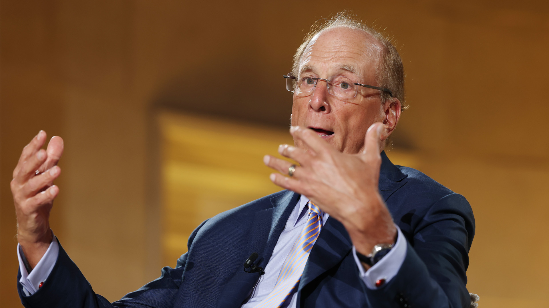 Vészjósló jövőképet vázolt fel a BlackRock vezére: elhúzódó és mély recesszióba taszíthatja a világot, ha ez megtörténik