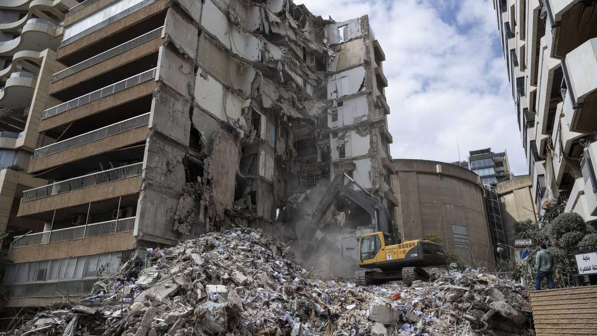 Nagyon súlyos vád: a hadsereg célzottan a mentősökre vadászhat a háborús övezetben
