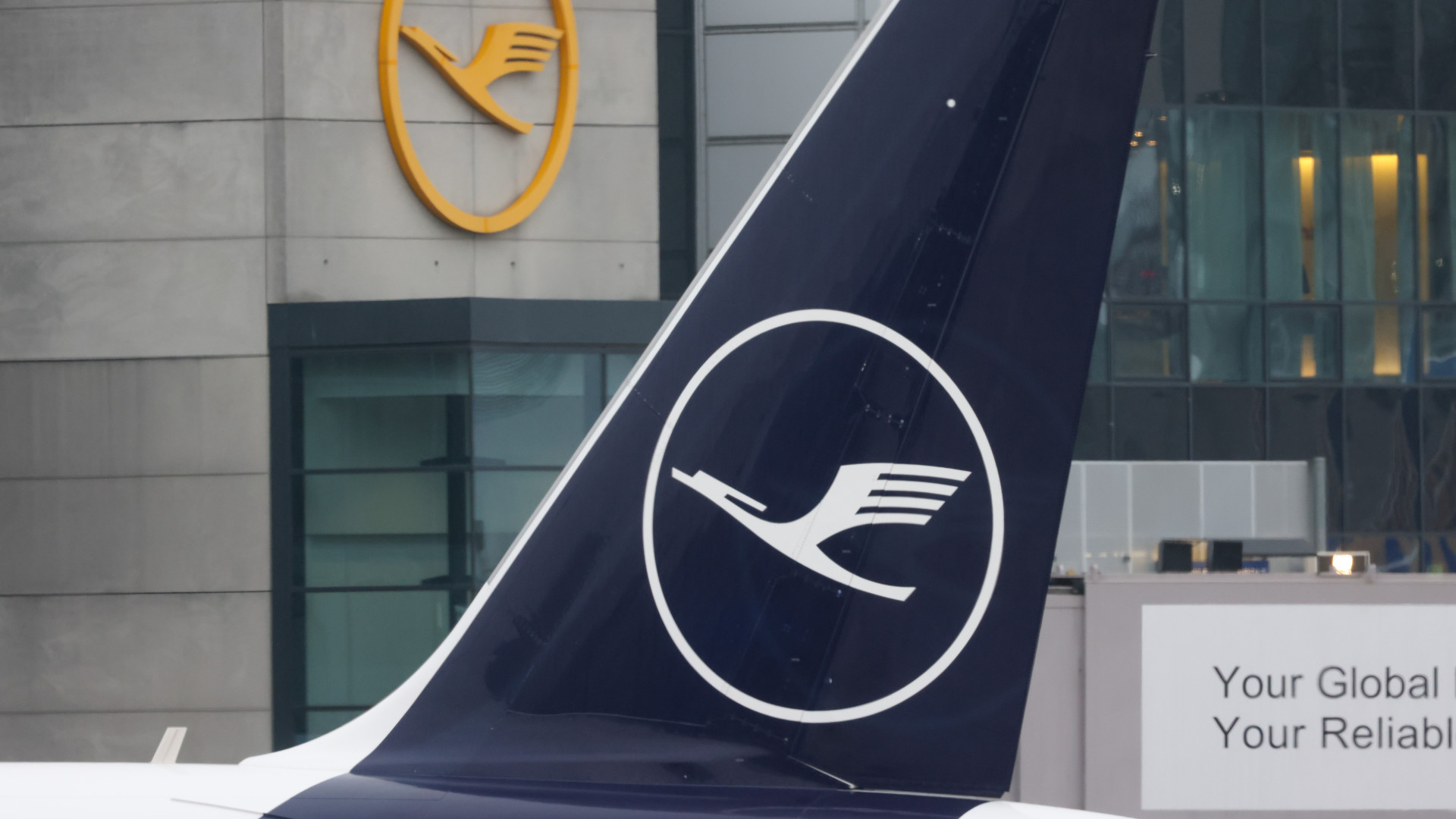 Sorra törli a magyarországi járatokat a Lufthansa