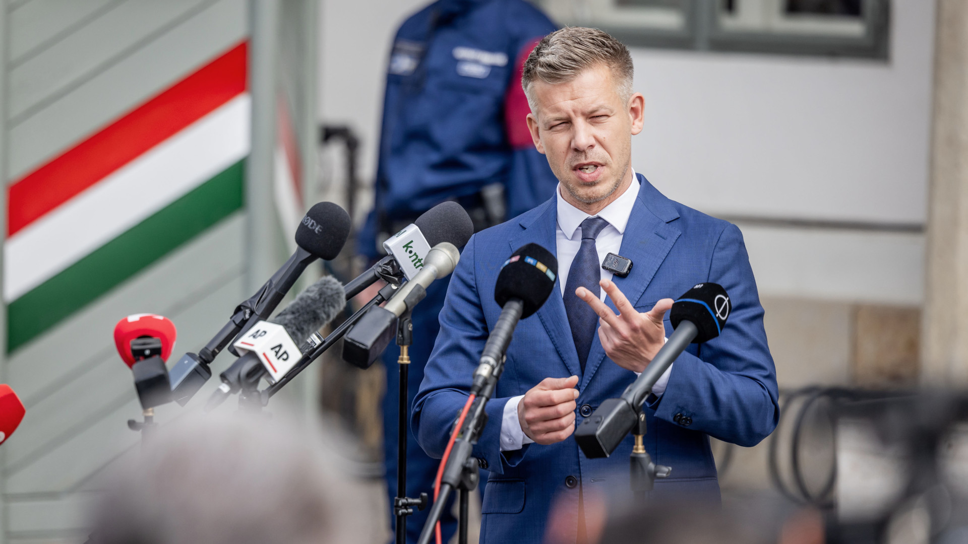 Bejelentette Magyar Péter: nem elég, hogy megnyitják az ügynökaktákat, a privatizációs hullámon nyerészkedőket is kivizsgálnák