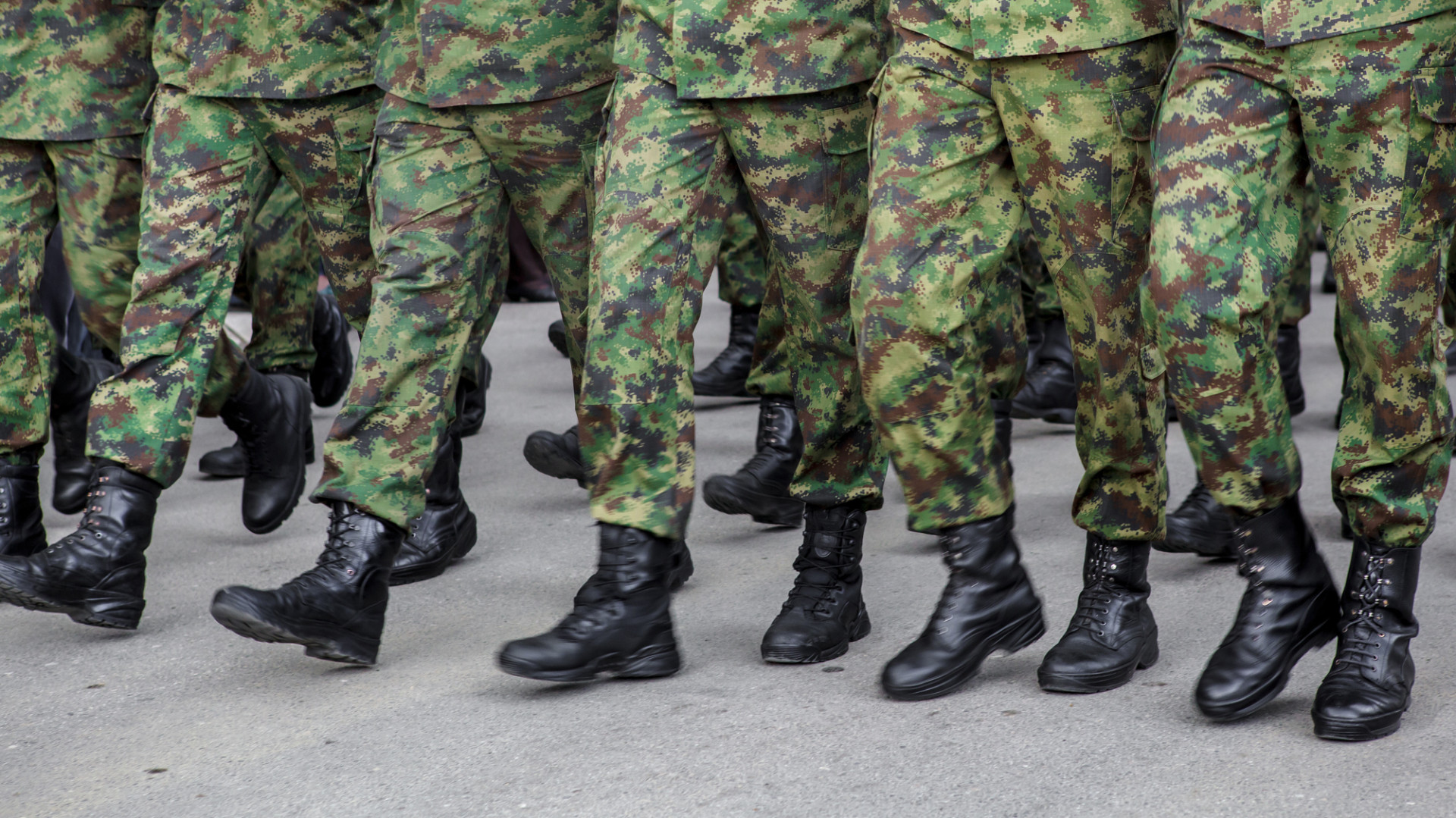 Evakuálnak: nagy a baj, be kellett vetni a hadsereget