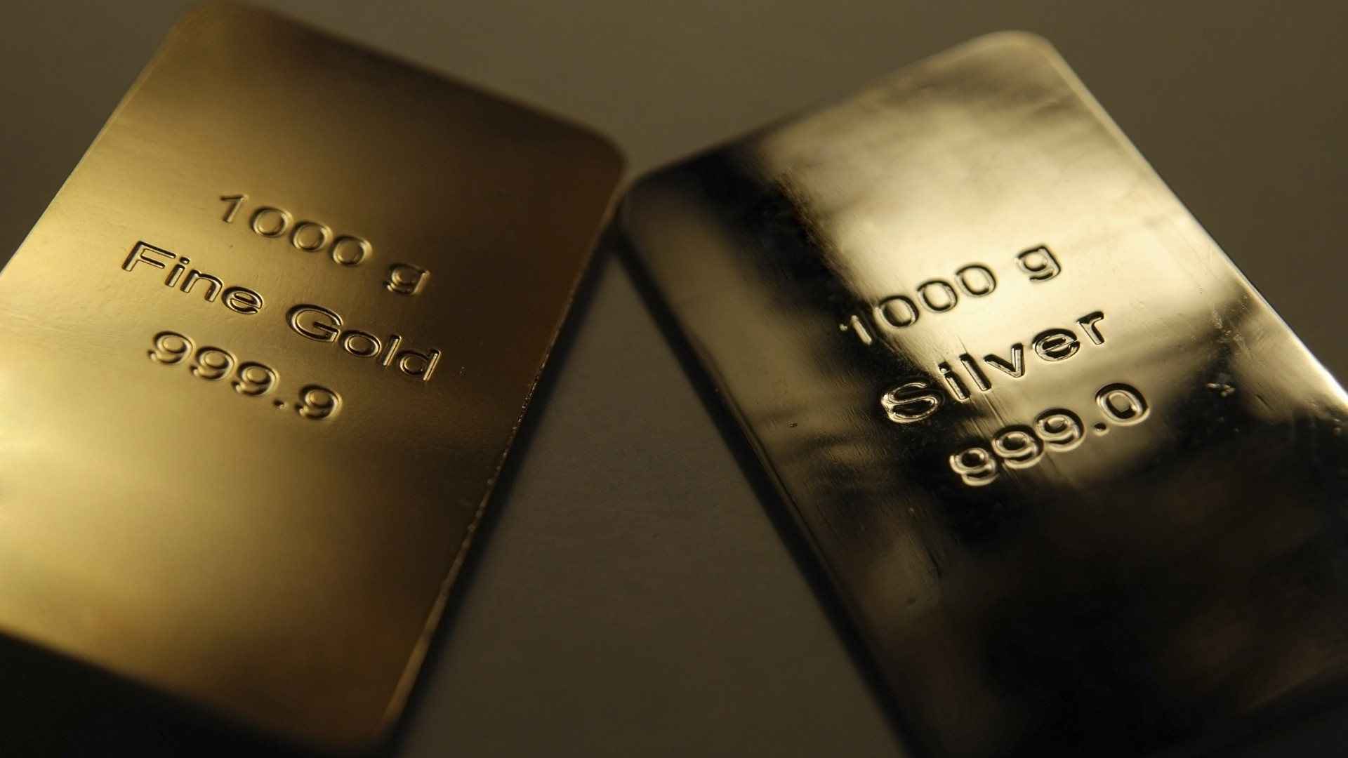 Zuhan az arany és az ezüst - Most kell alaposan bevásárolni?