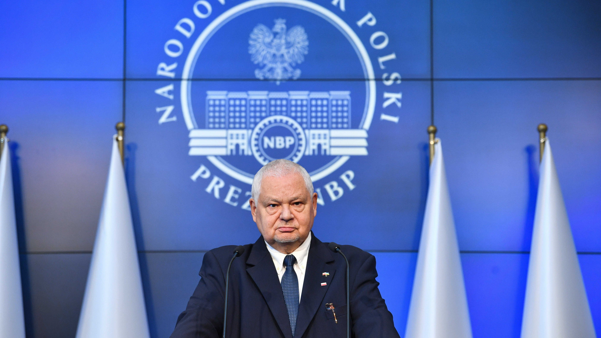 Itt a lengyel jegybank meglepő húzása!