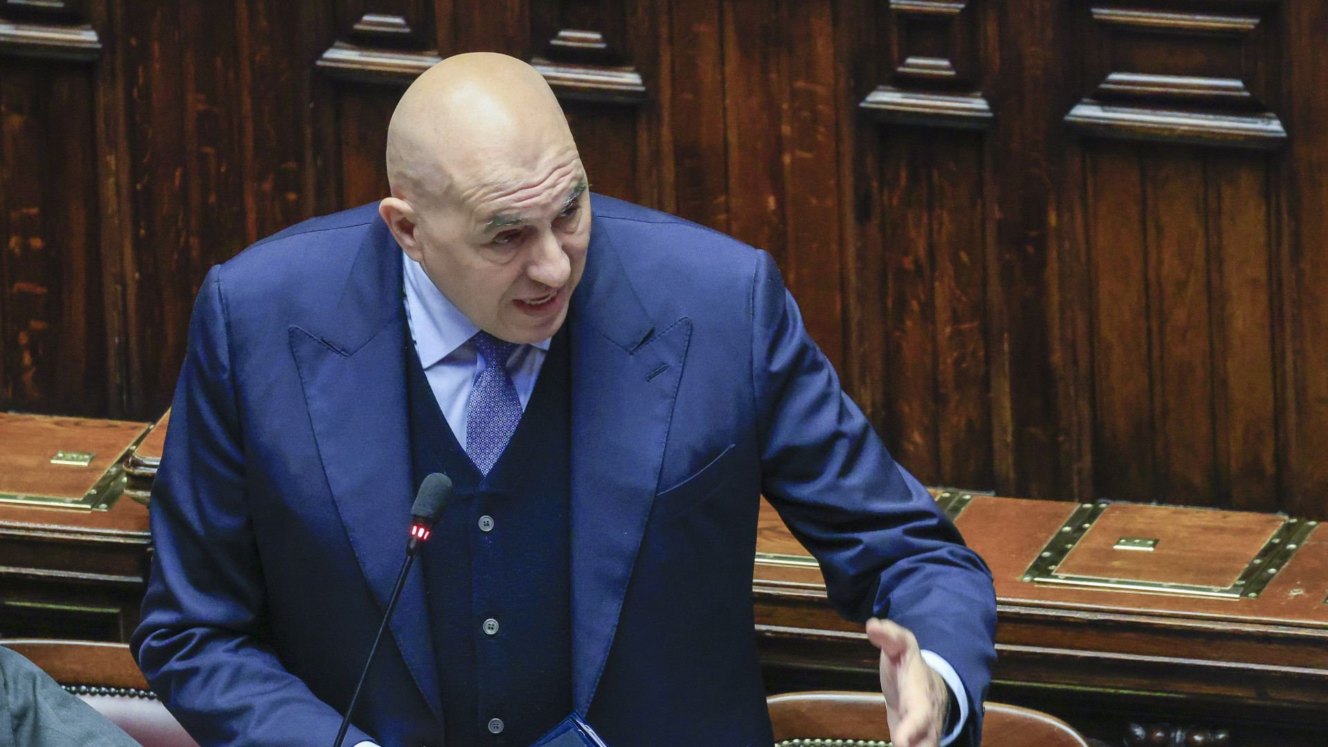 Őrület kerítette hatalmába a világot, Hirosima és Nagaszaki réme fenyeget - fakadt ki a miniszter