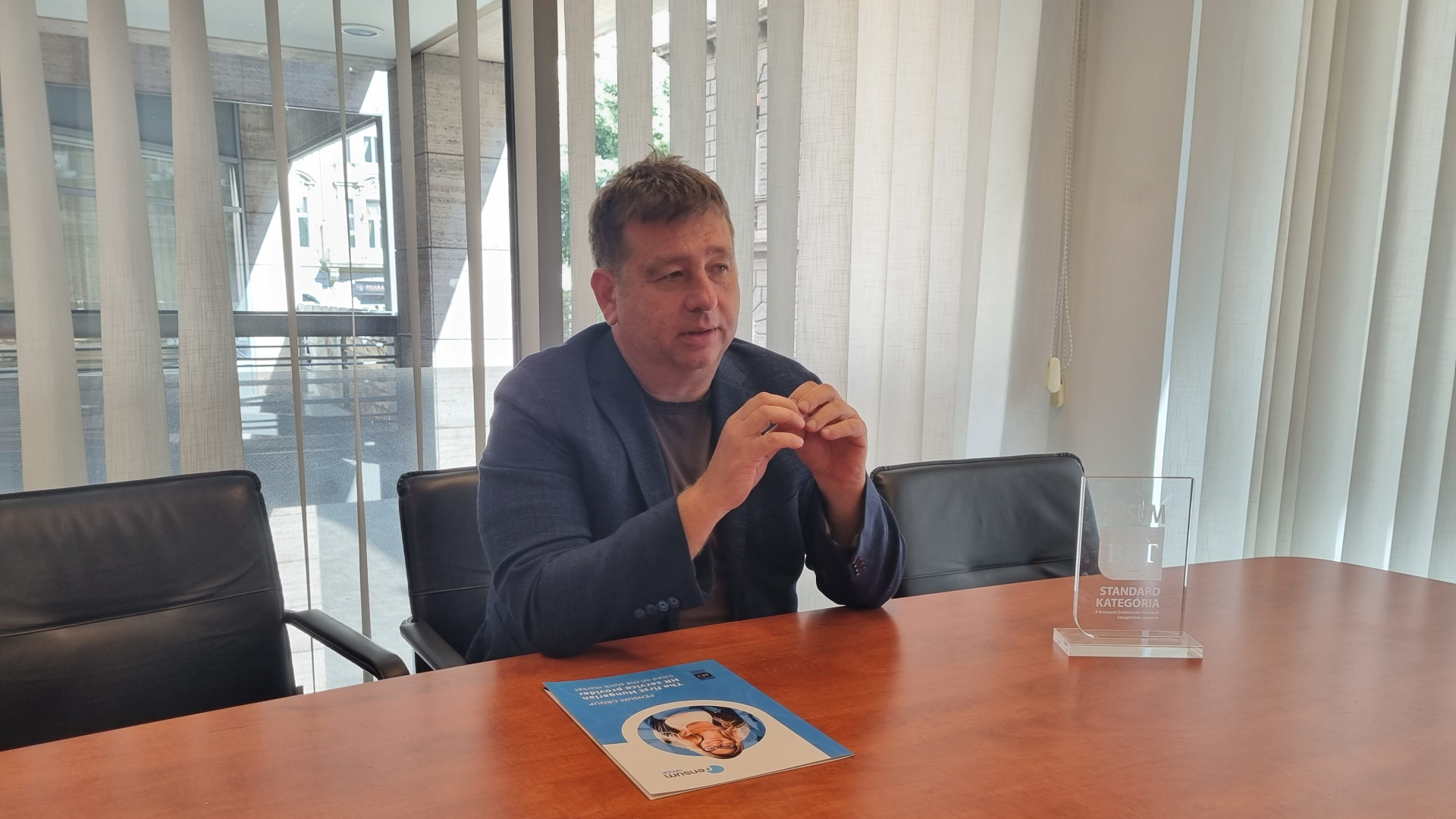 Több százezer magyar hiányzik a munkaerőpiacról, nem kerülhető ki a vendégmunkások behozatala