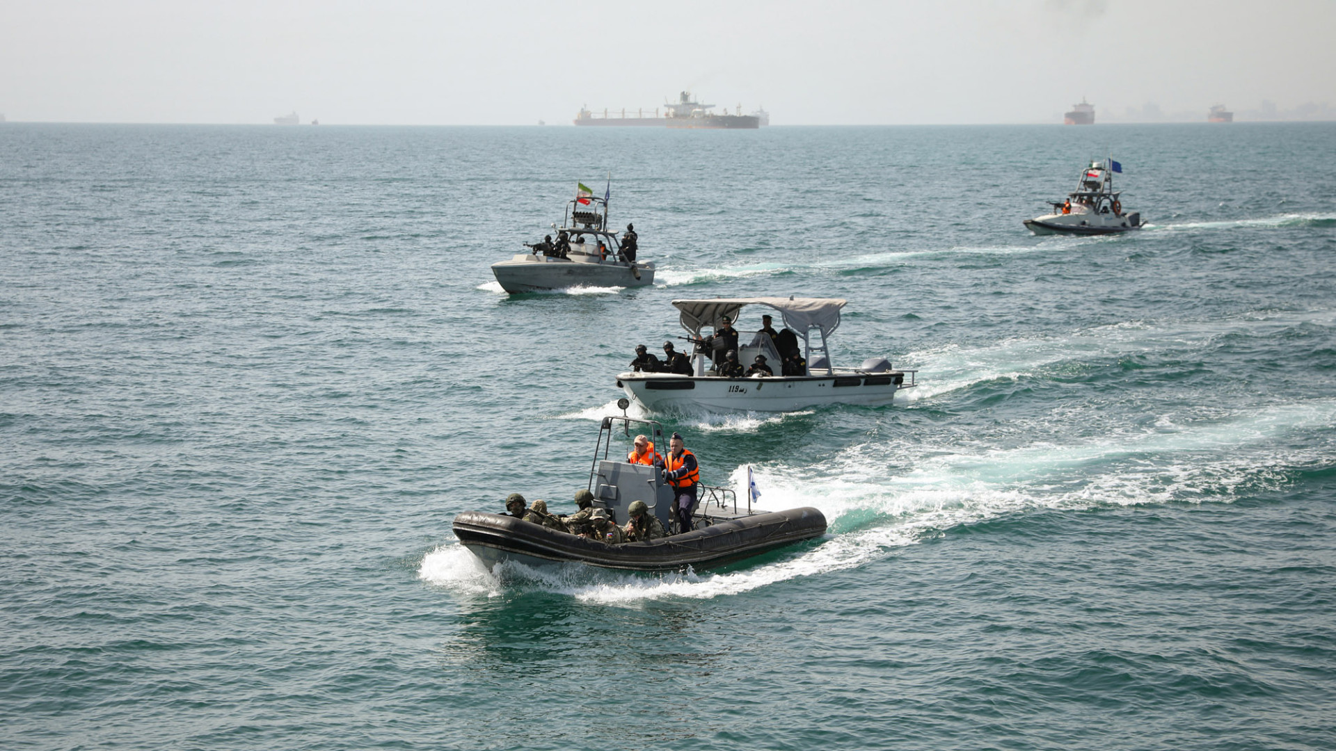 Példátlan sarcot vetne ki Irán a Hormuzi-szorosban: hamar megérkezett a határozott tiltás