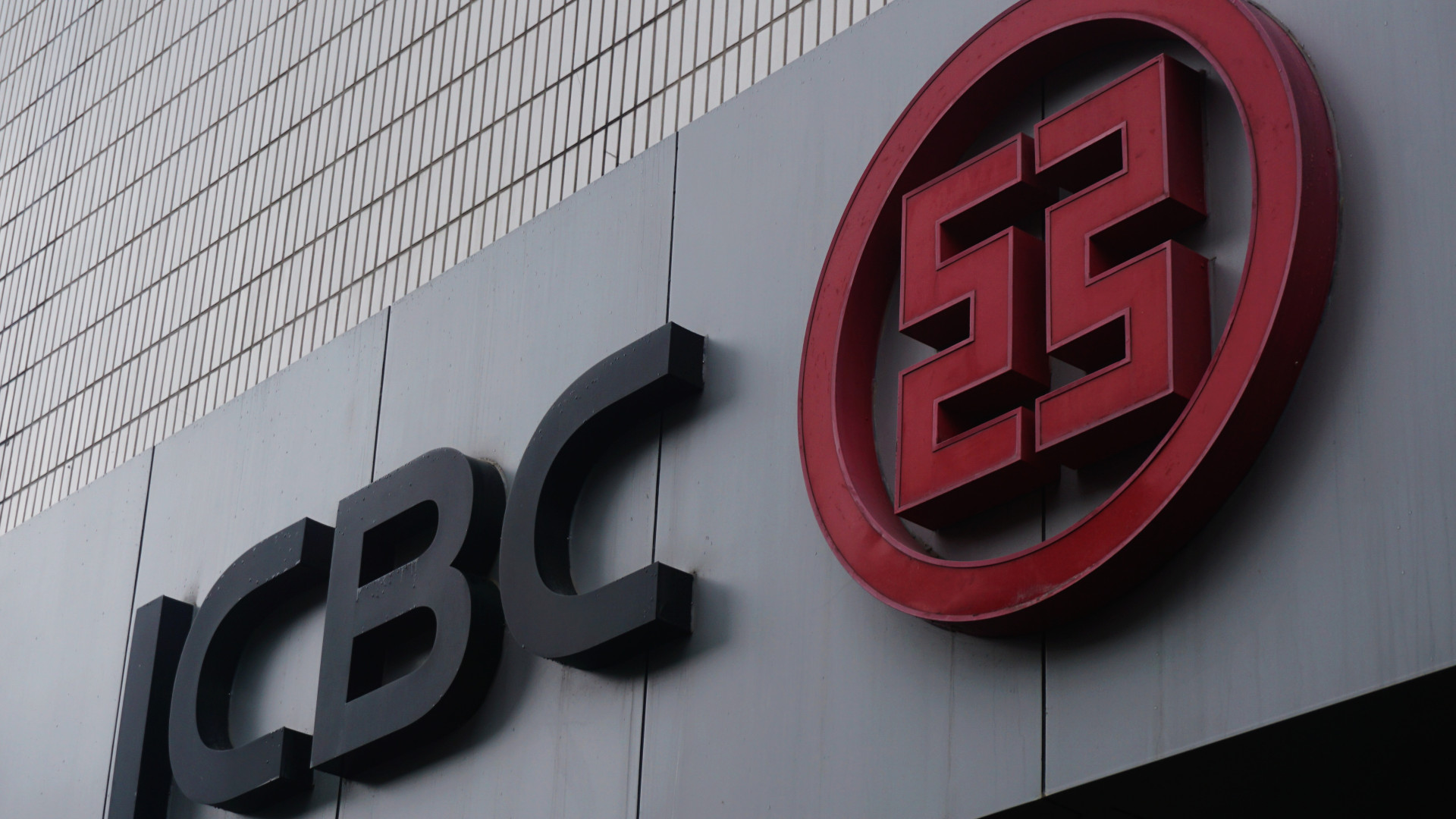 Kifizette a zsarolók váltságdíját a világ legnagyobb bankja