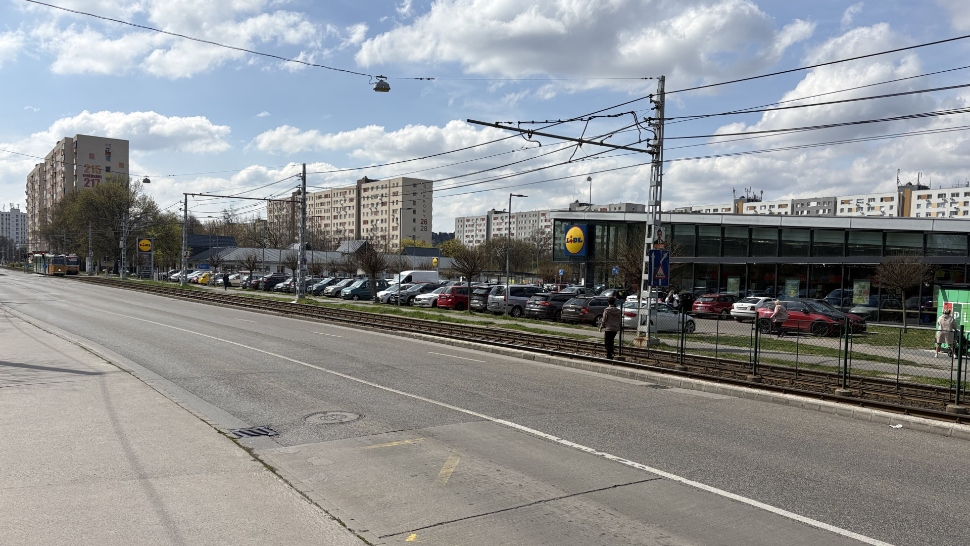 P+R parkolóvá vált egy Lidl, de már érkezik a megoldás