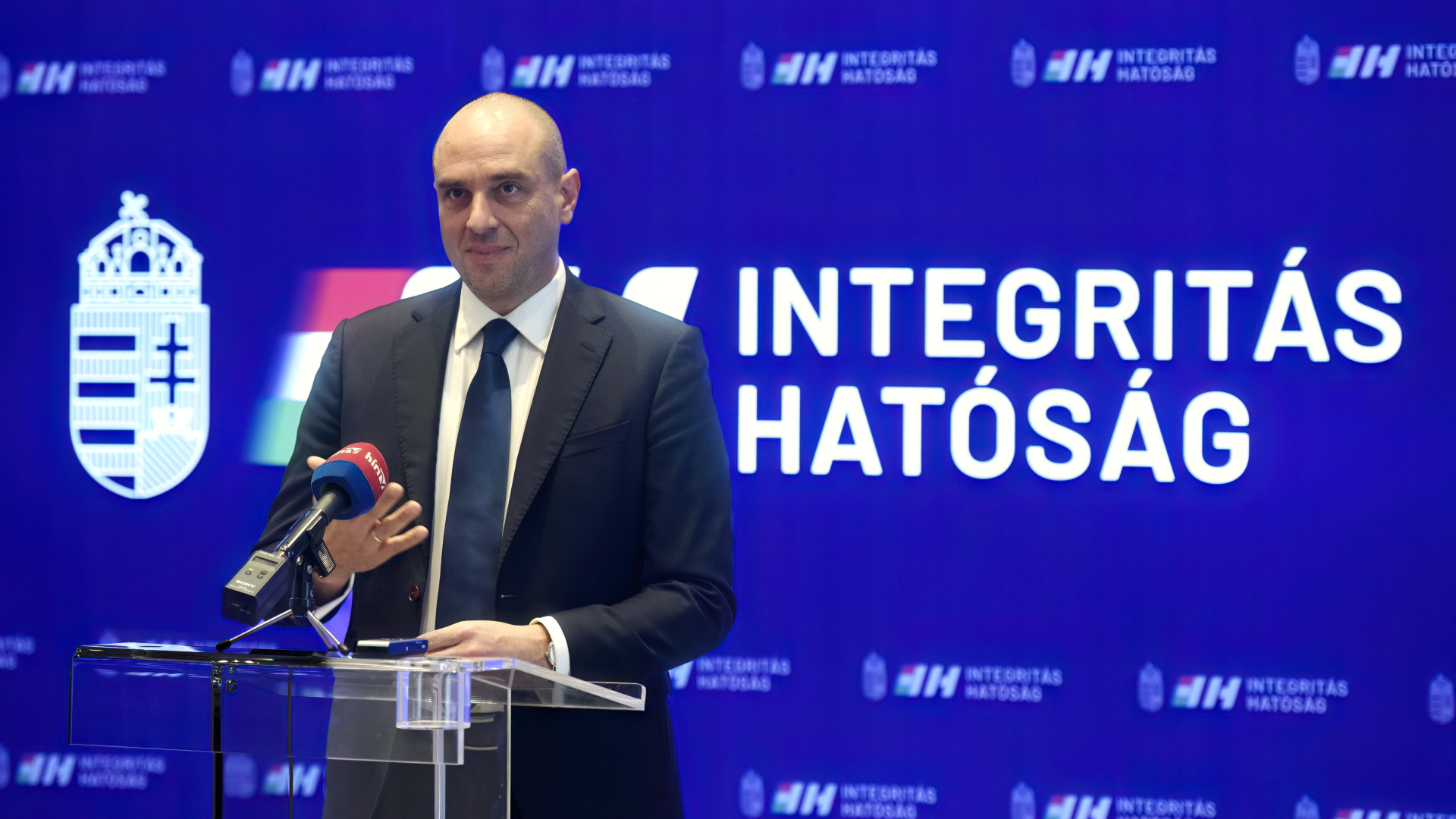 46 javaslatból csak 2-nél vállalt lépéseket a kormány: így reagált a korrupcióellenes hatóság jelentésére