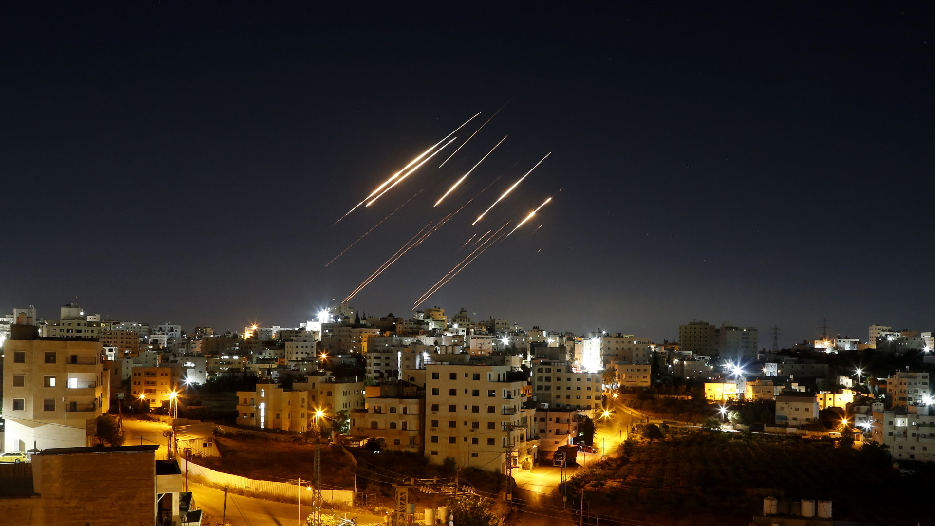 Irán: még hozzá se nyúltunk a legjobb fegyvereinkhez