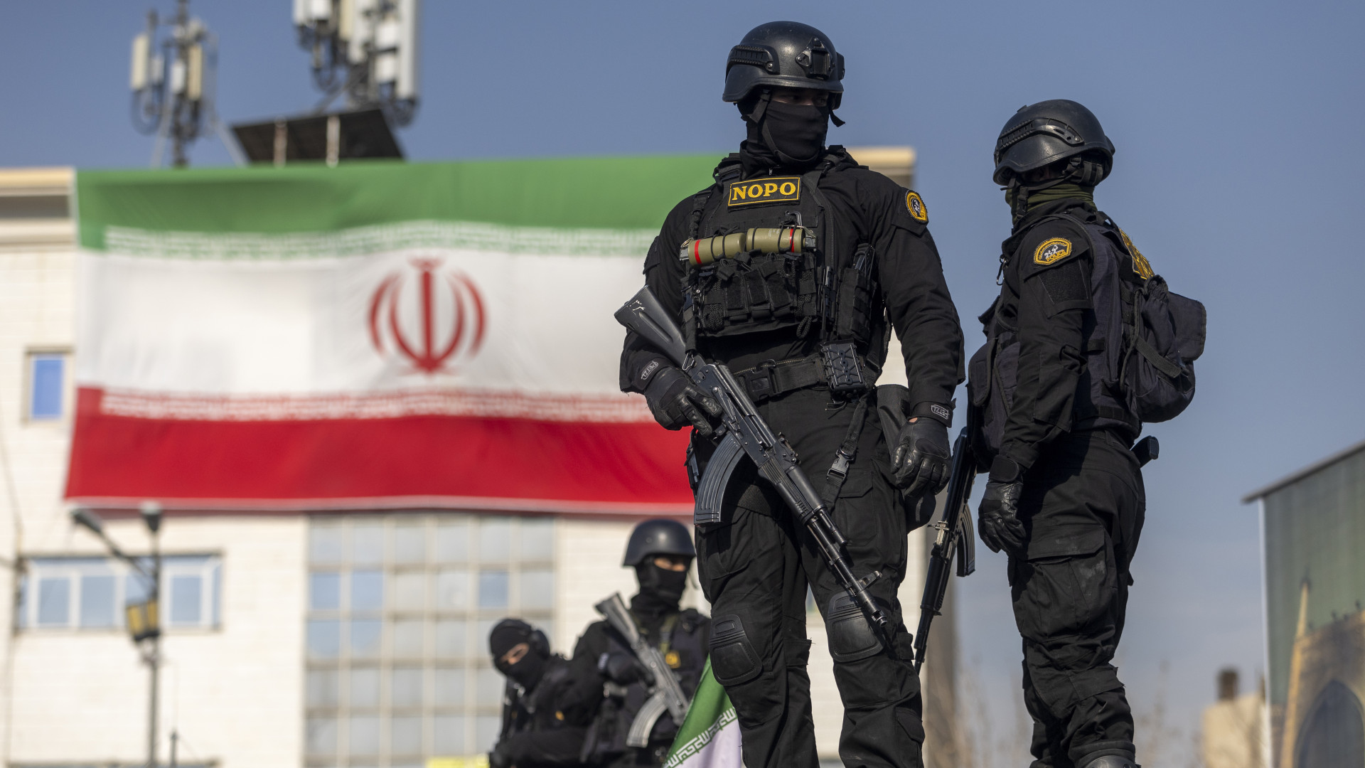 Szép csendben segítséget kapott Irán: ömlenek a fegyverek az iszlamista rezsim kezébe – Forrás: Portfolio.hu