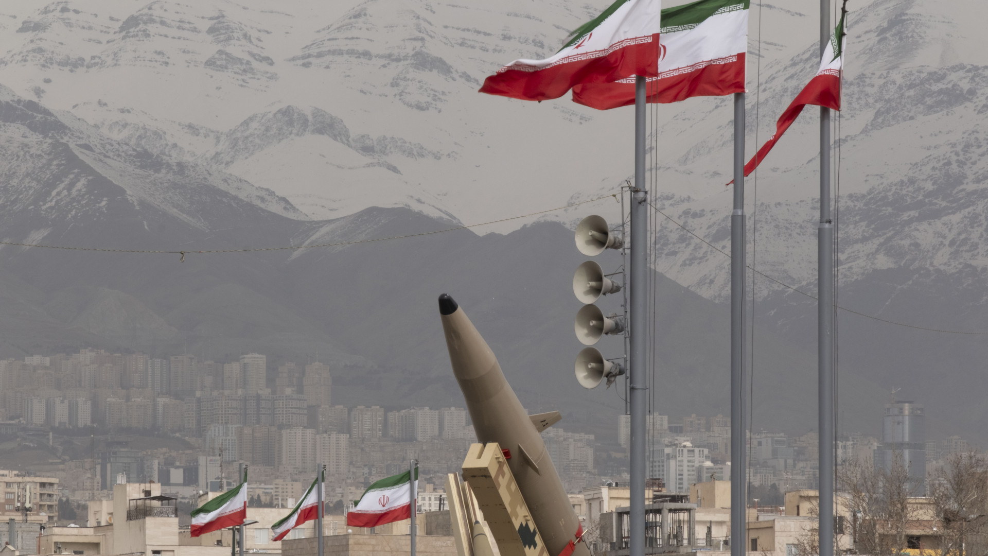 Egyre radikálisabb hangok kerülnek elő: Irán törvényhozói csapást mérnének a Fehér Házra