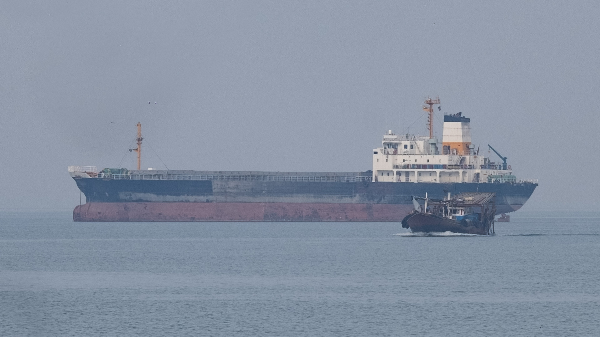 Elsüllyedt egy titokzatos teherhajó a Kaszpi-tengeren: gyanús útvonalon haladt