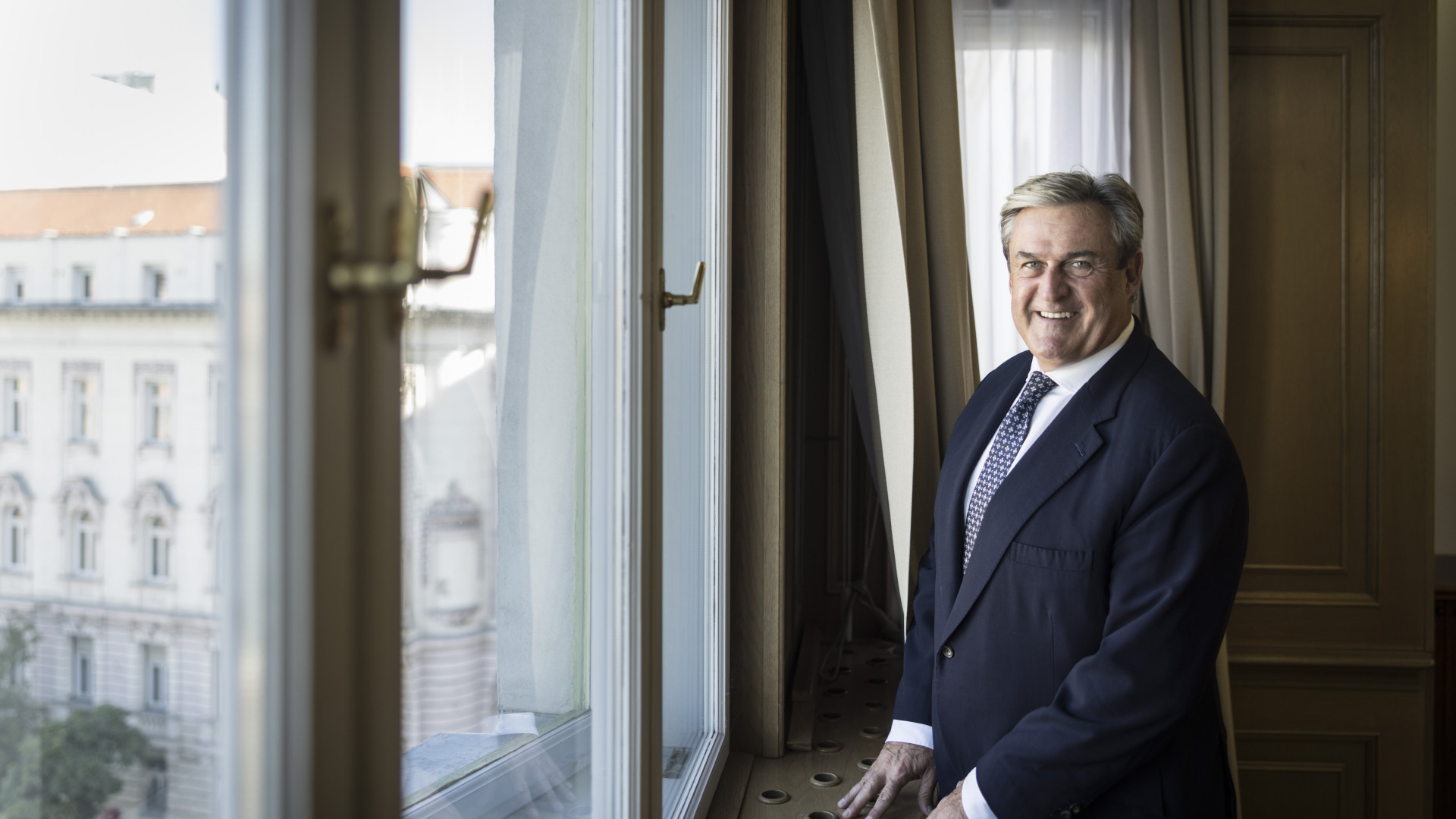 Kapitány István bejelentette: marad a Széchenyi Kártya Program, 250 milliárdot költenek rá jövőre